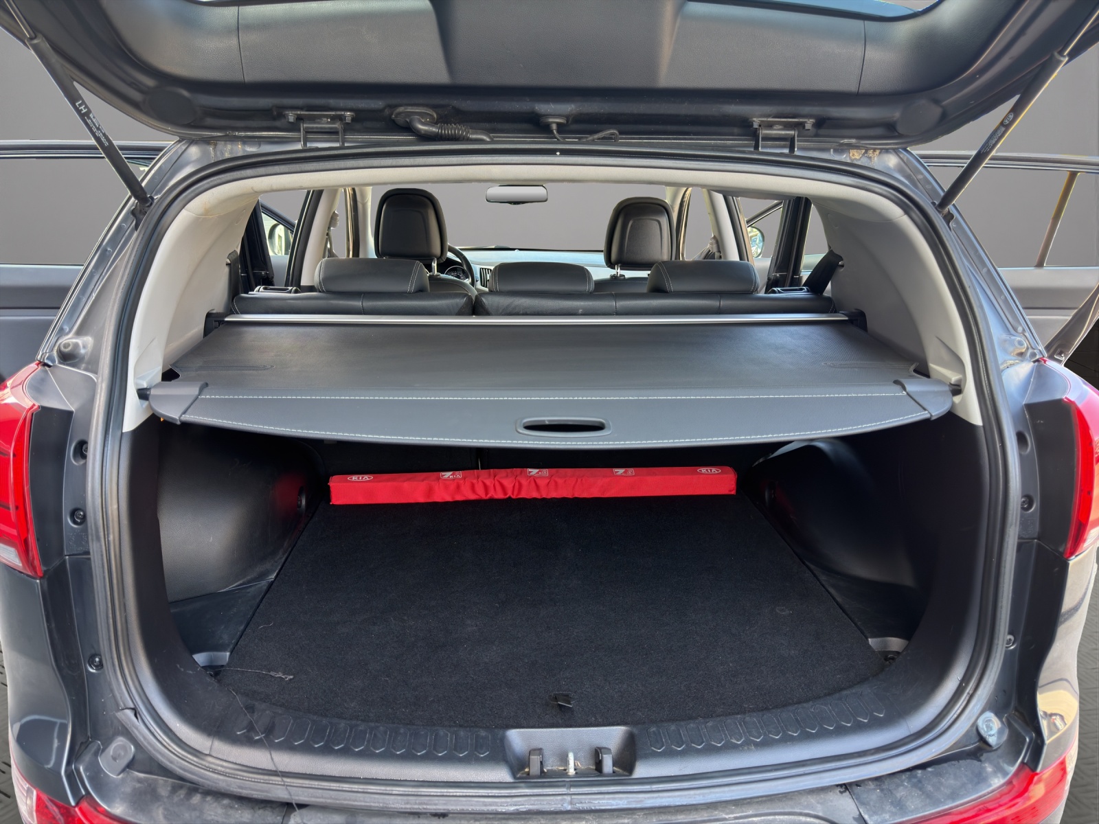 KIA Sportage 2.0 CRDi Trend 4WD Automatic-image-18