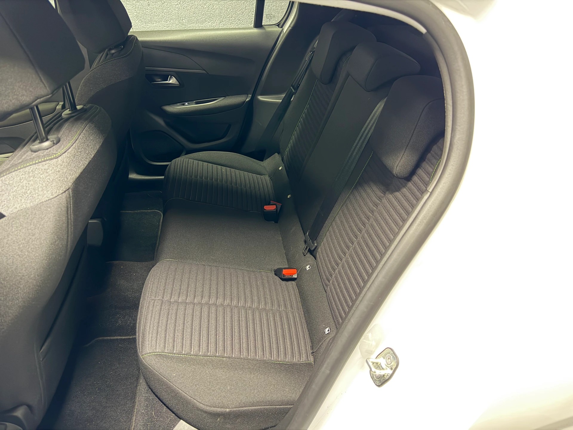 PEUGEOT 208 1.2 Active-image-8