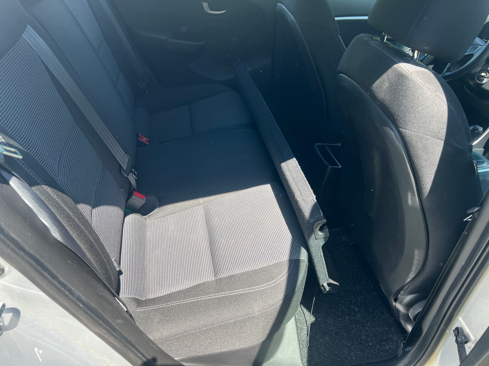 HYUNDAI i30 1.4 Comfort-image-7