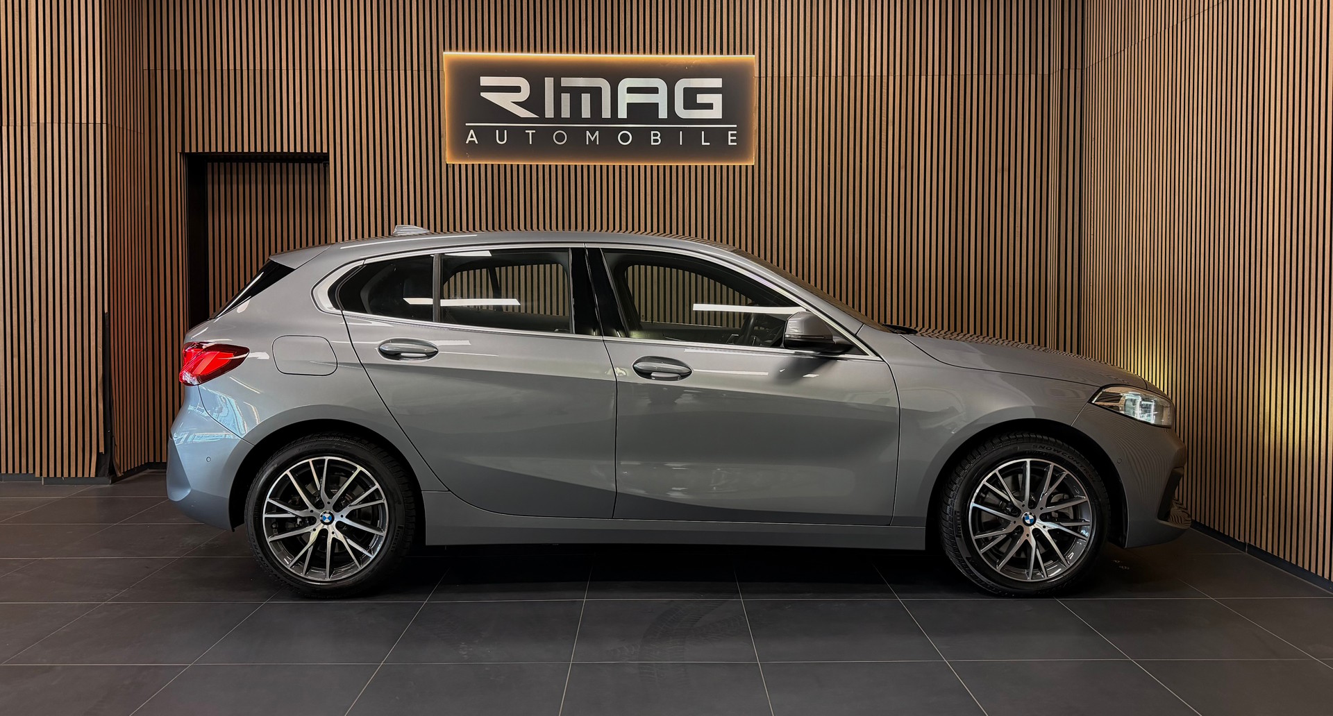 BMW 120i Steptronic | CH-Fzg. | CarVertical | Unfallfrei | Top Ausstattung-image-11