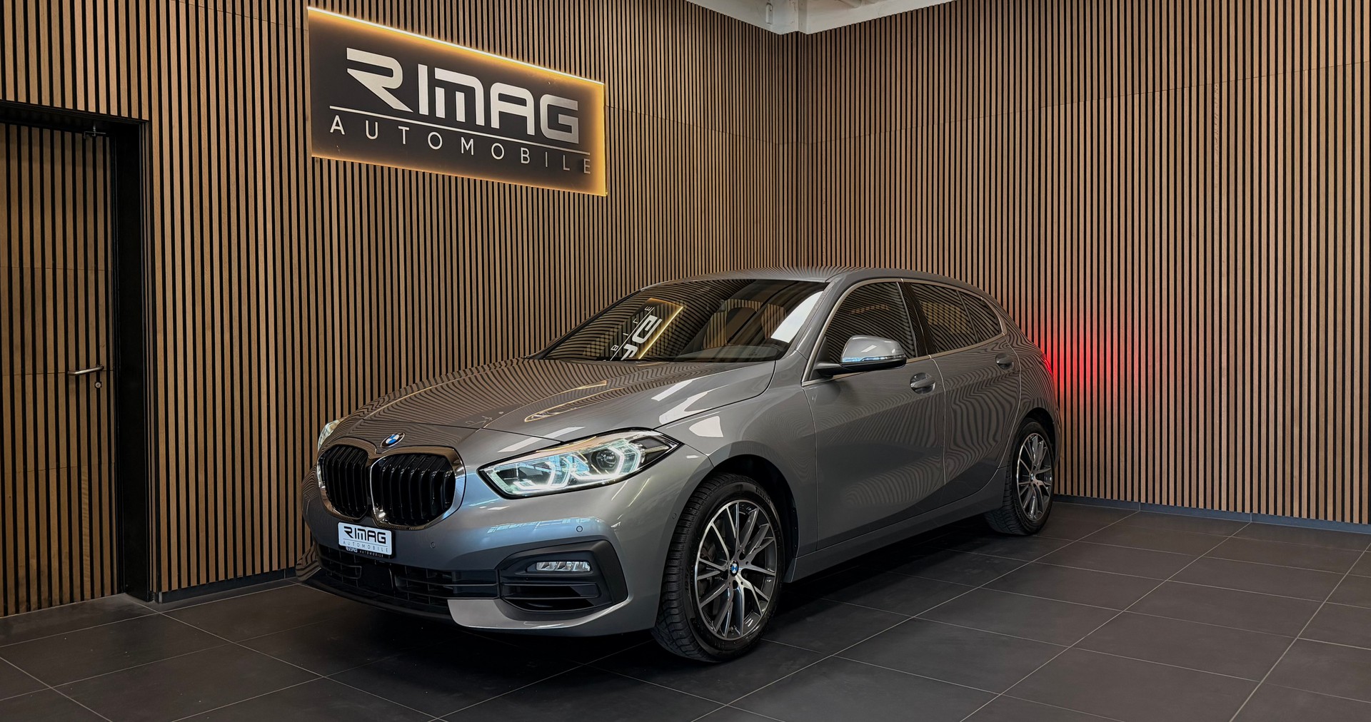 BMW 120i Steptronic | CH-Fzg. | CarVertical | Unfallfrei | Top Ausstattung-image-6