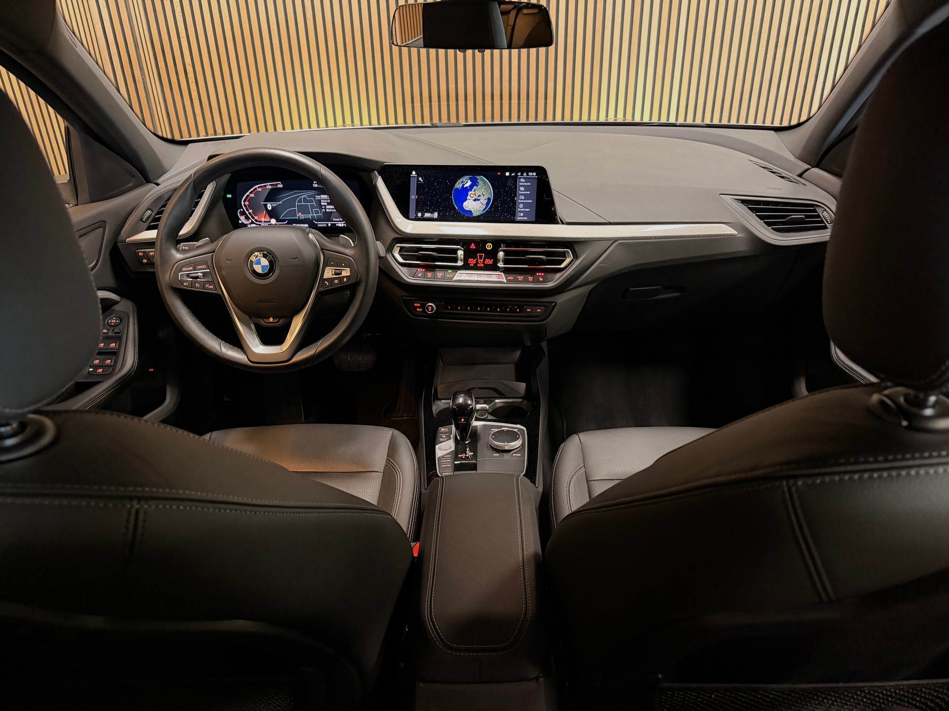 BMW 120i Steptronic | CH-Fzg. | CarVertical | Unfallfrei | Top Ausstattung-image-21