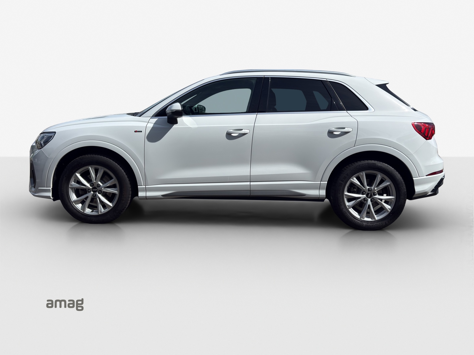 AUDI Q3 35 TFSI S line Attraction S-tronic-image-1
