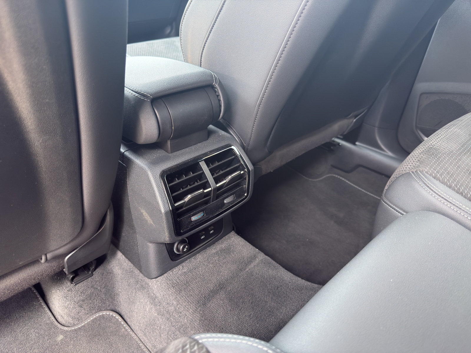 AUDI Q3 35 TFSI S line Attraction S-tronic-image-10