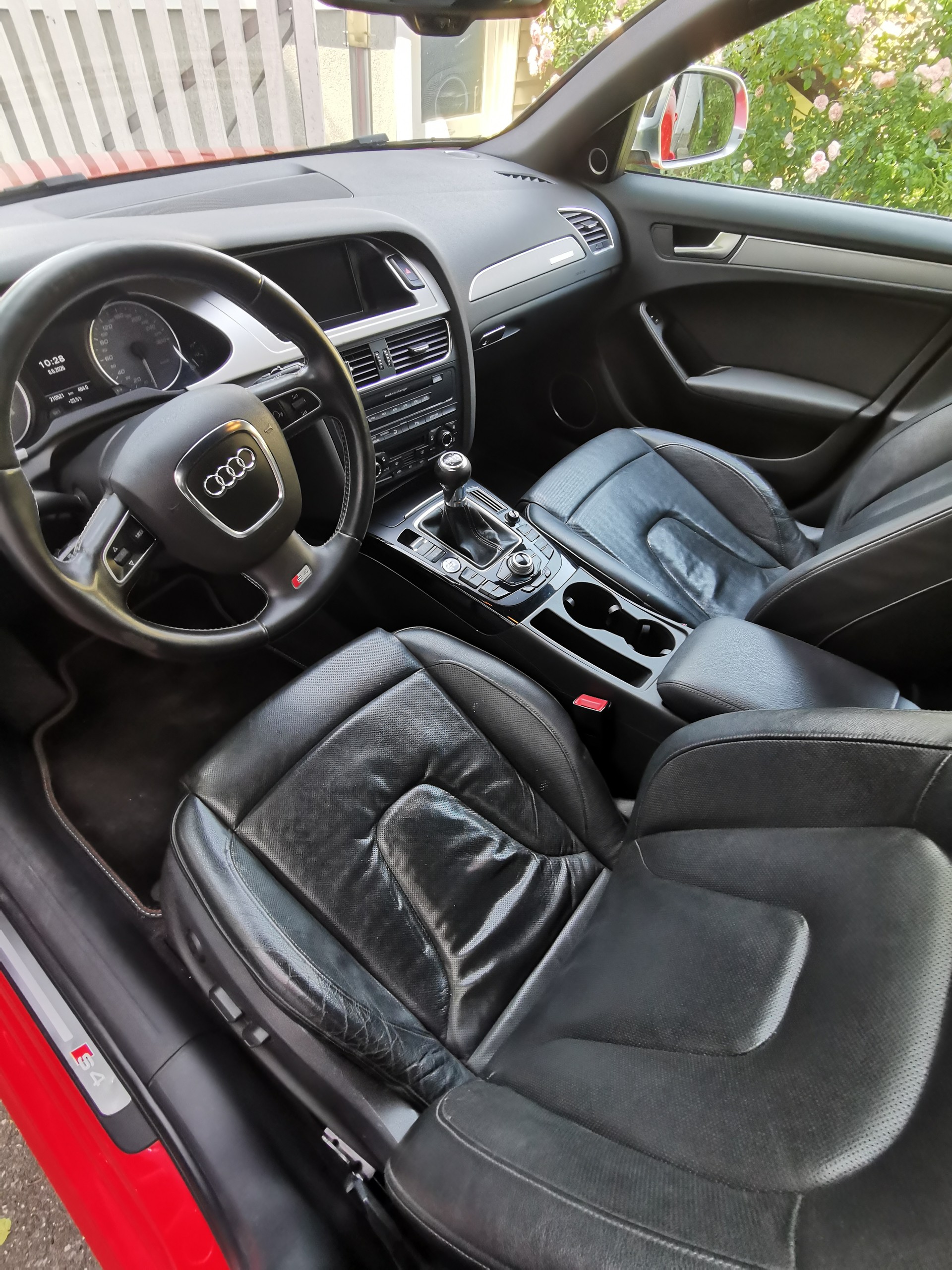 AUDI 3.0 V6 TFSI quattro-image-2