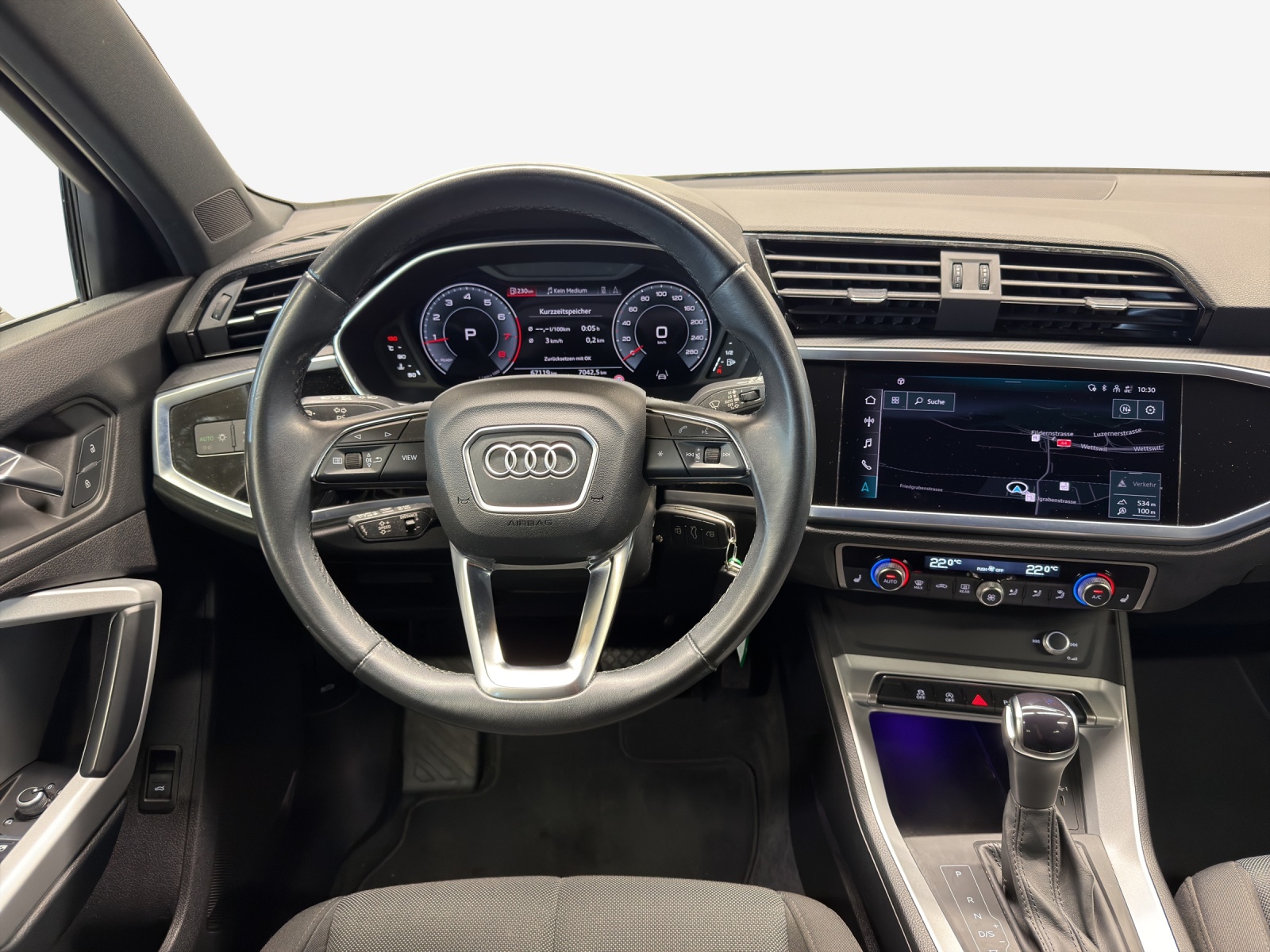 AUDI Q3 40 TFSI advanced quattro S-tronic-image-8