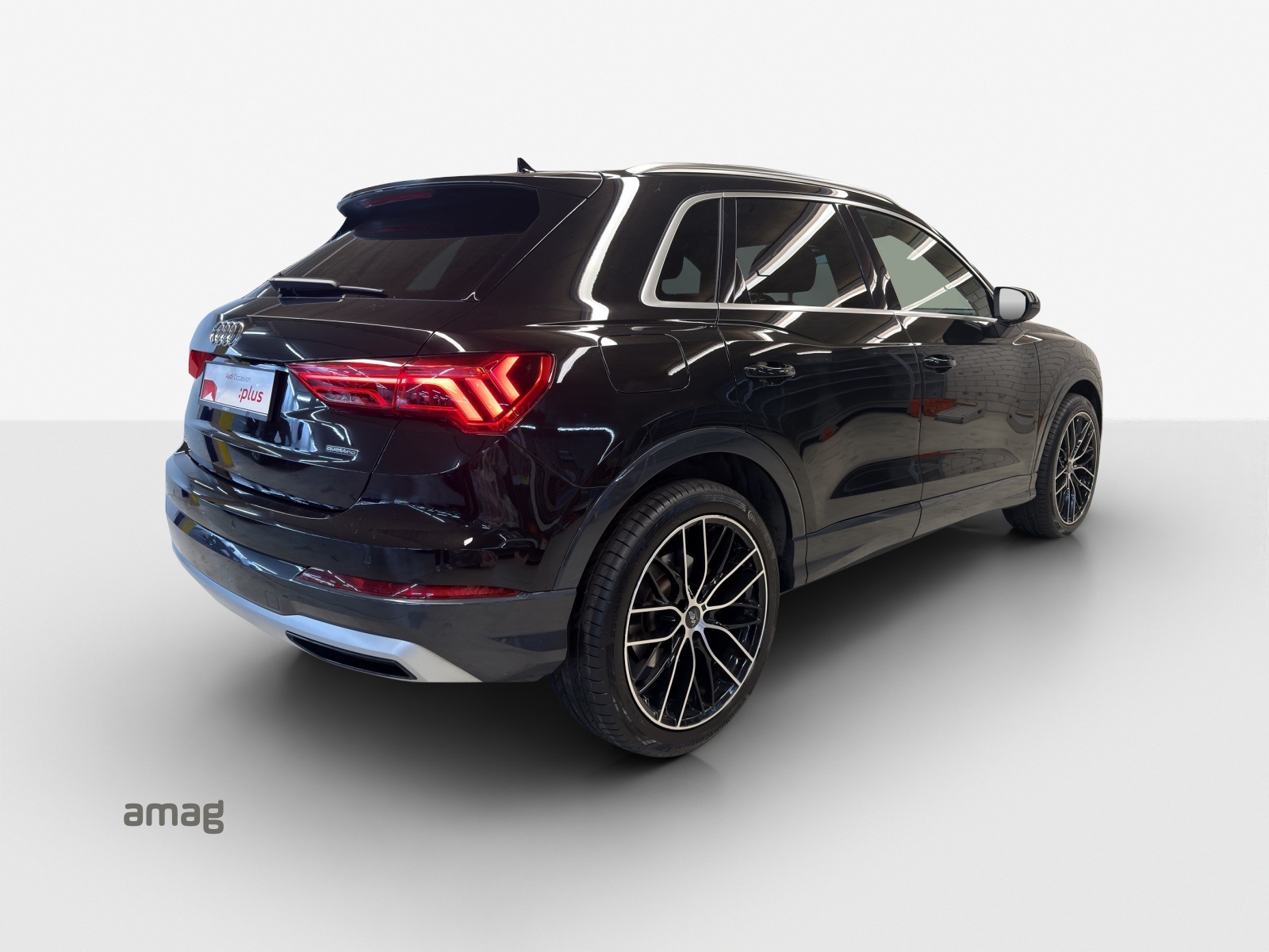 AUDI Q3 40 TFSI advanced quattro S-tronic-image-4
