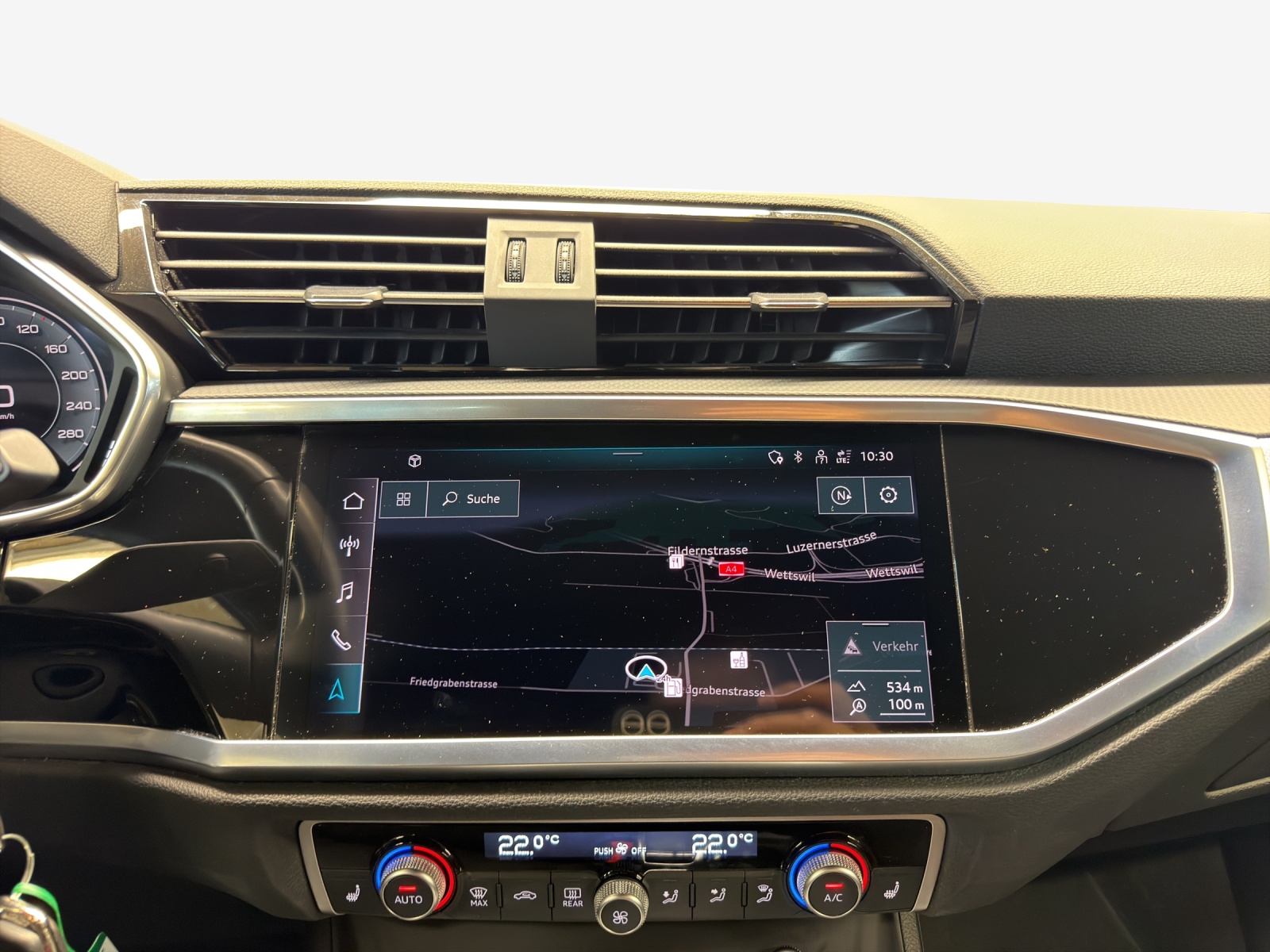 AUDI Q3 40 TFSI advanced quattro S-tronic-image-10