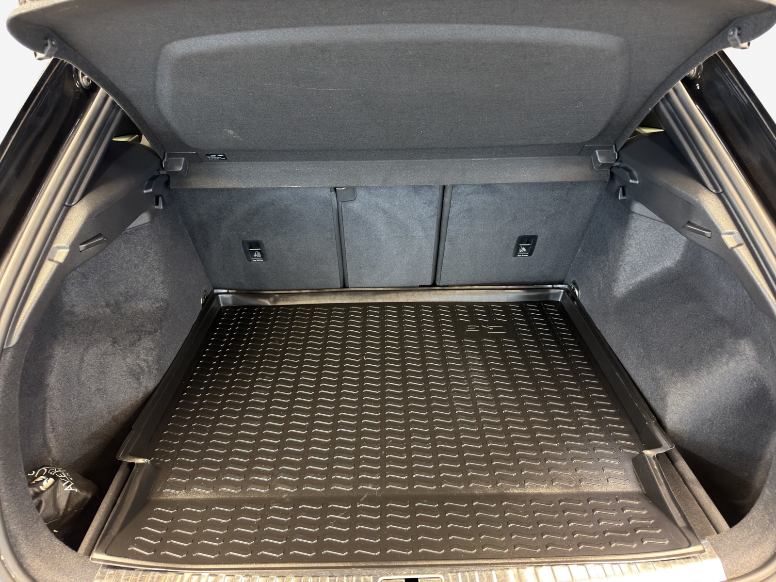 AUDI Q3 40 TFSI advanced quattro S-tronic-image-12