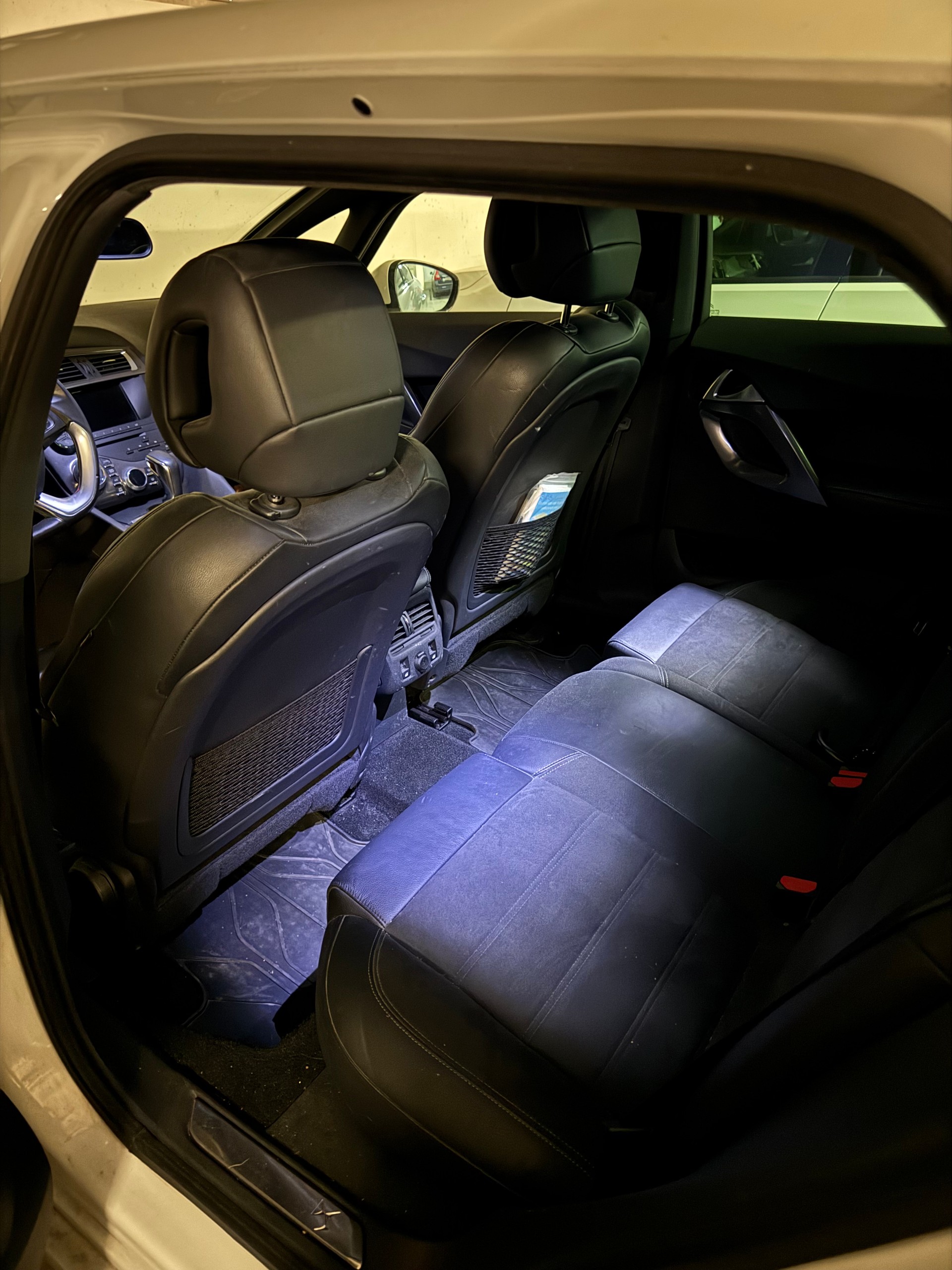 DS AUTOMOBILES 2.0 HDi Chic-image-3