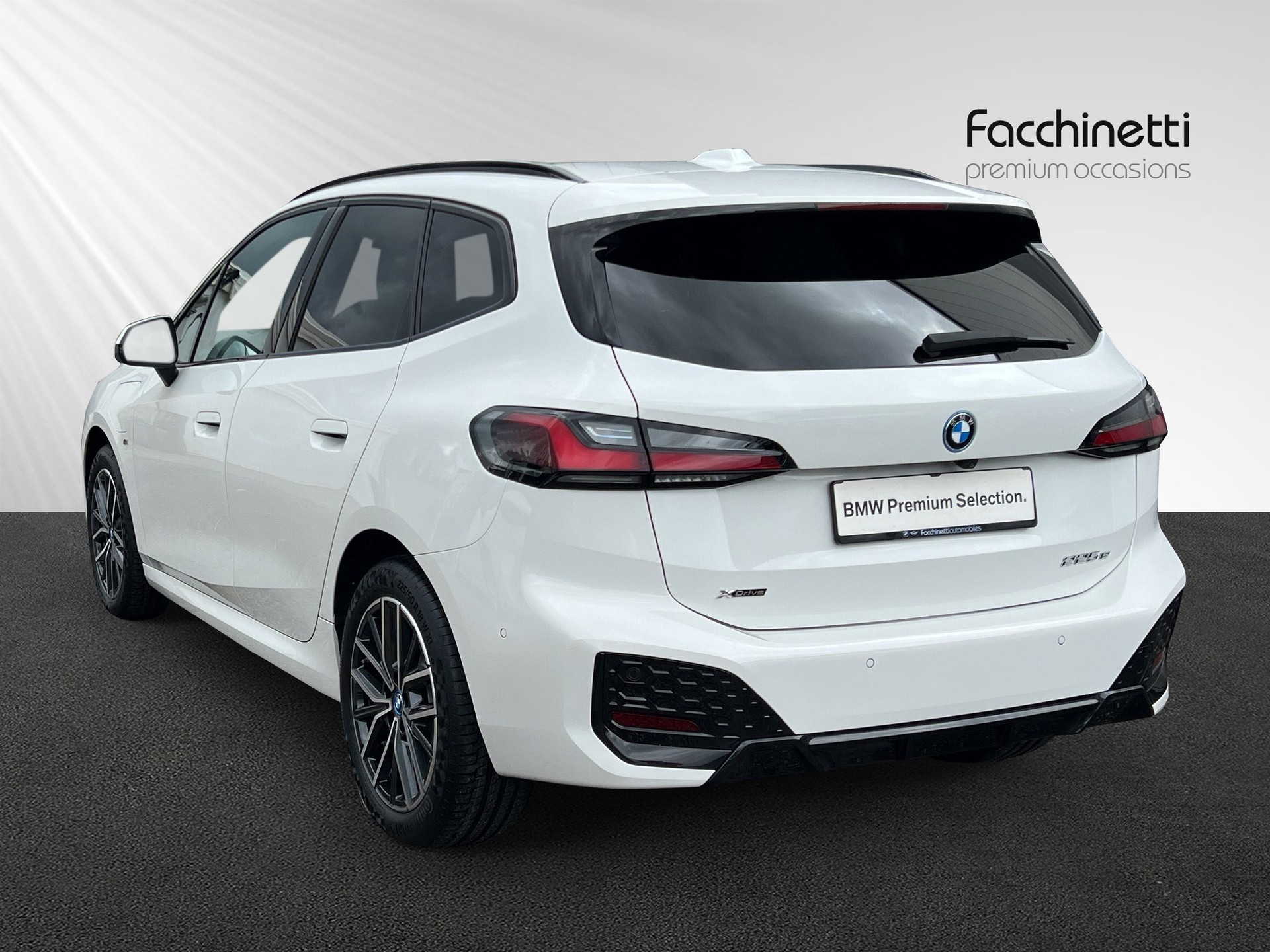 BMW 225e xDrive Active Tourer-image-2