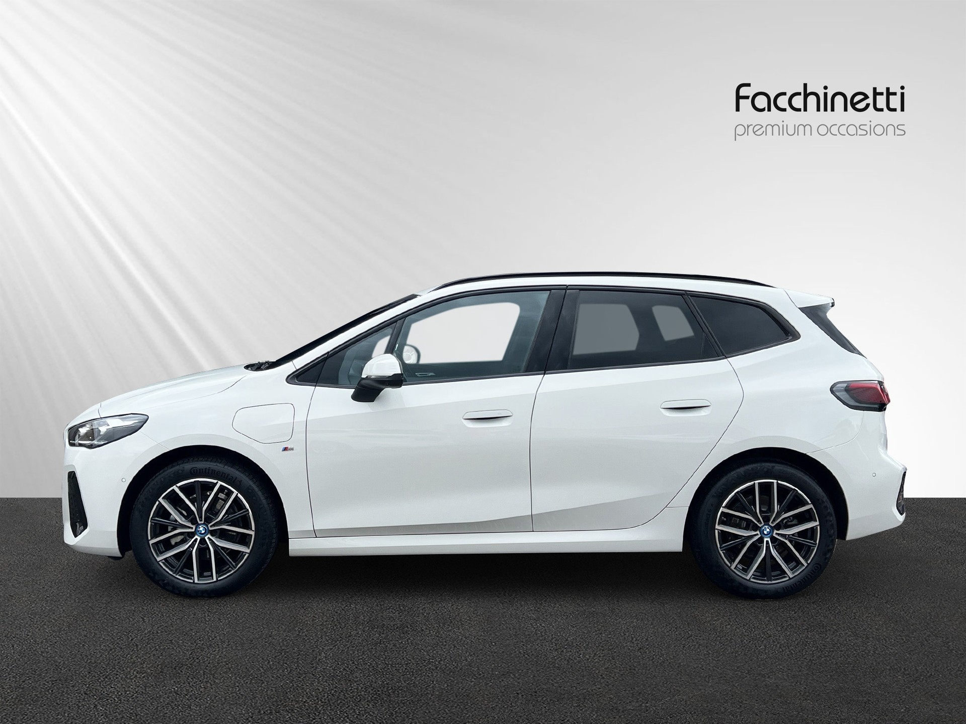 BMW 225e xDrive Active Tourer-image-1