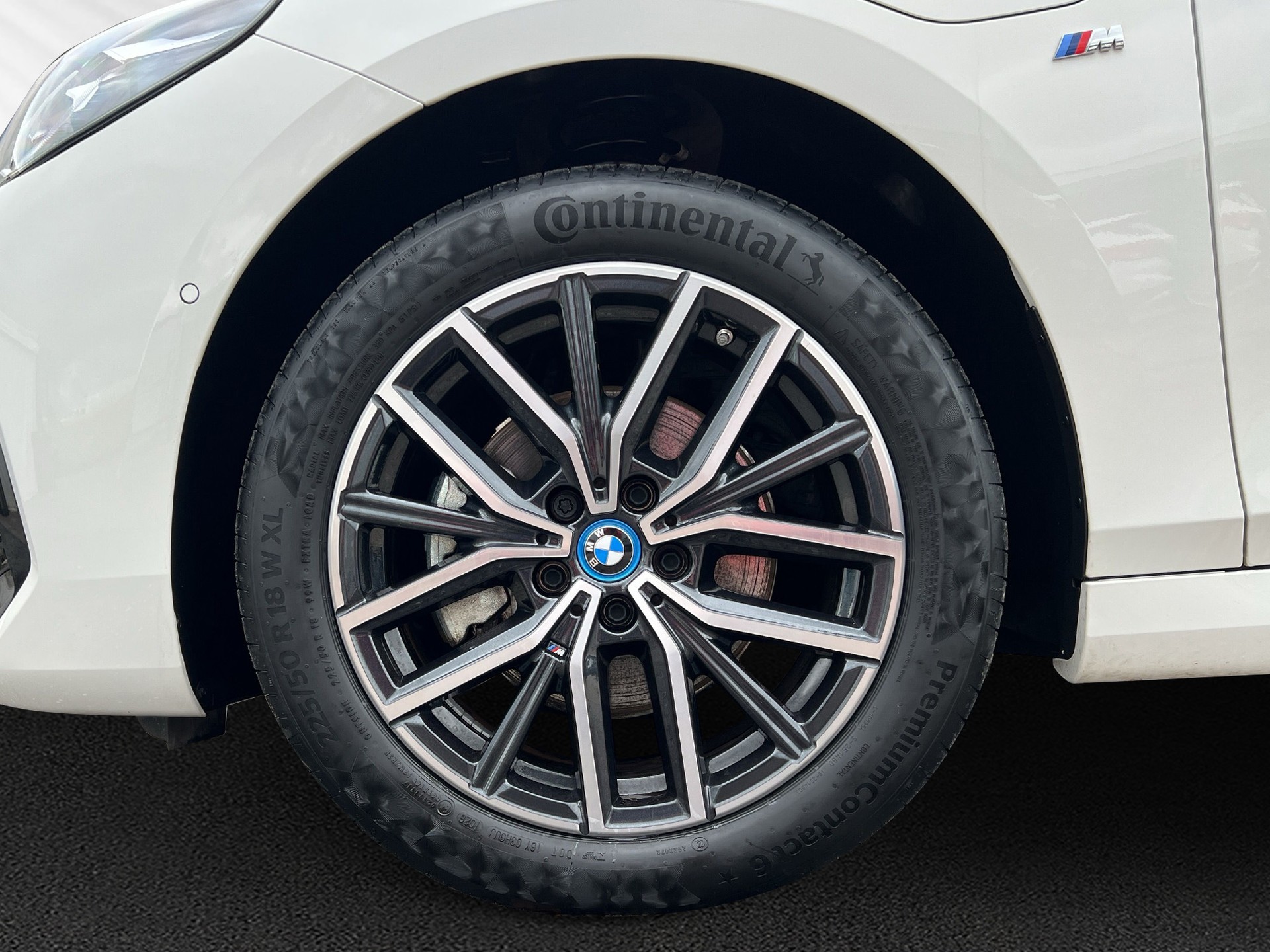 BMW 225e xDrive Active Tourer-image-8