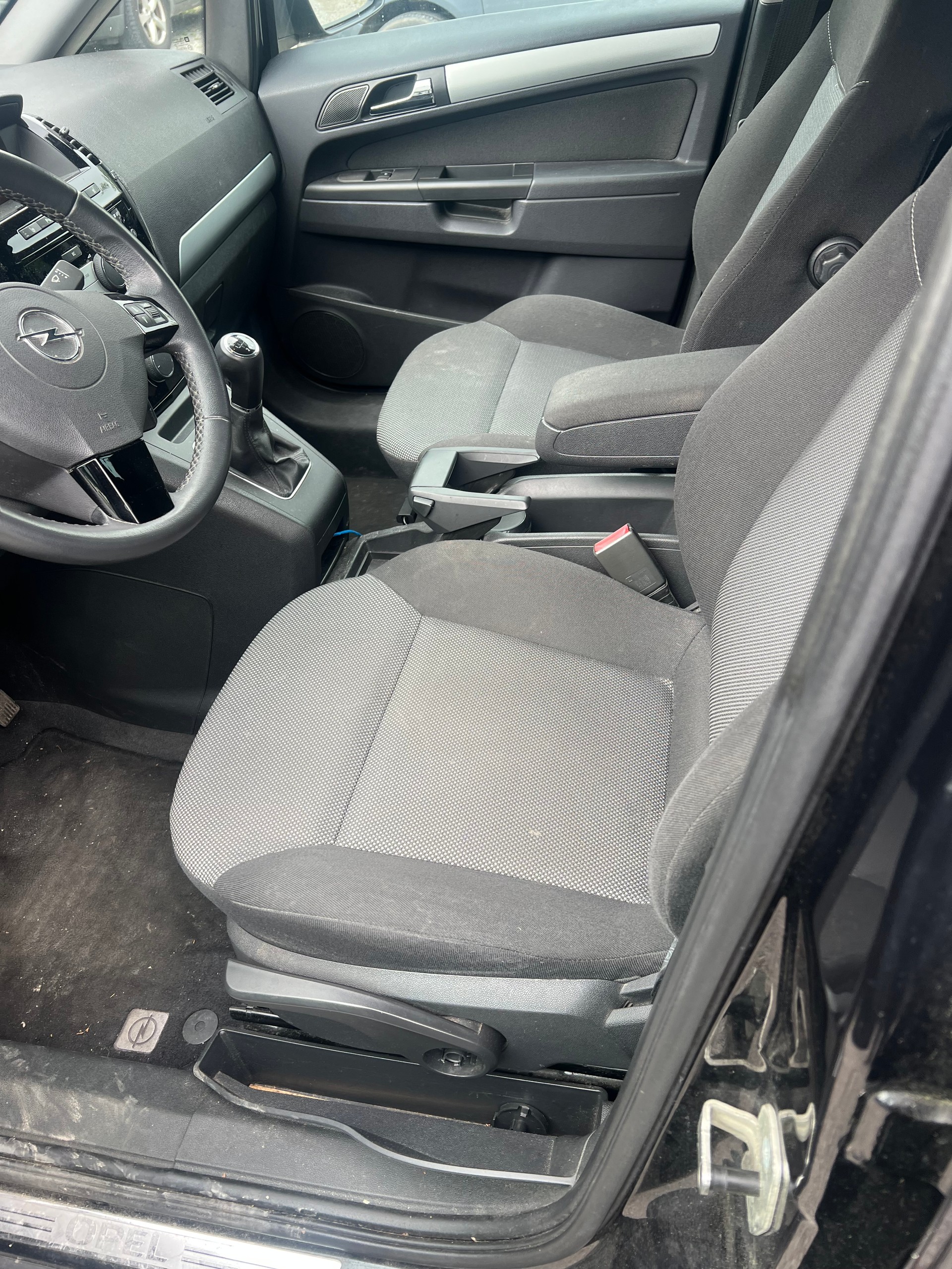 OPEL Zafira 1.7 CDTI Cosmo-image-7