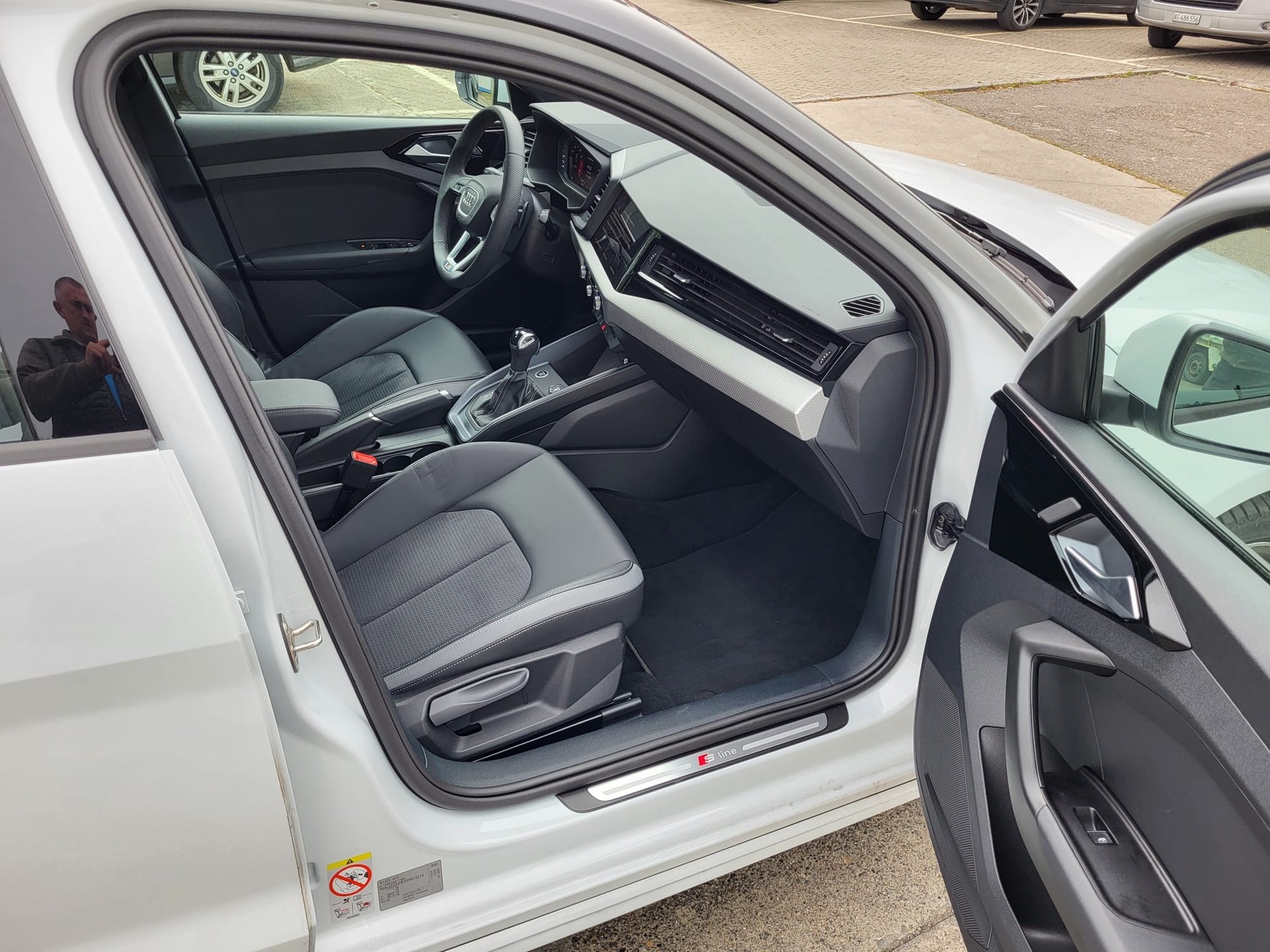 AUDI A1 Sportback 35 TFSI S Line S-tronic-image-12