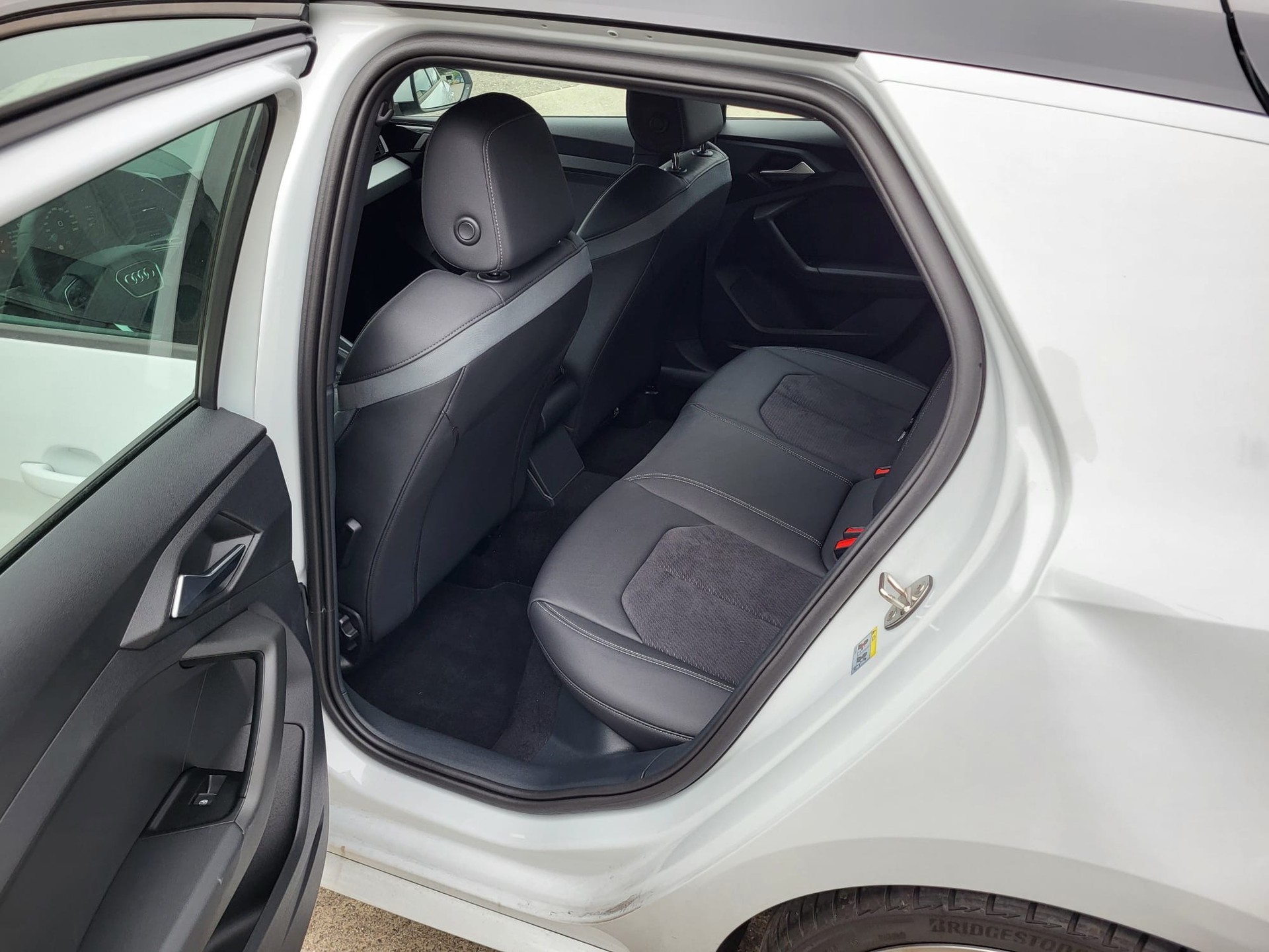 AUDI A1 Sportback 35 TFSI S Line S-tronic-image-8