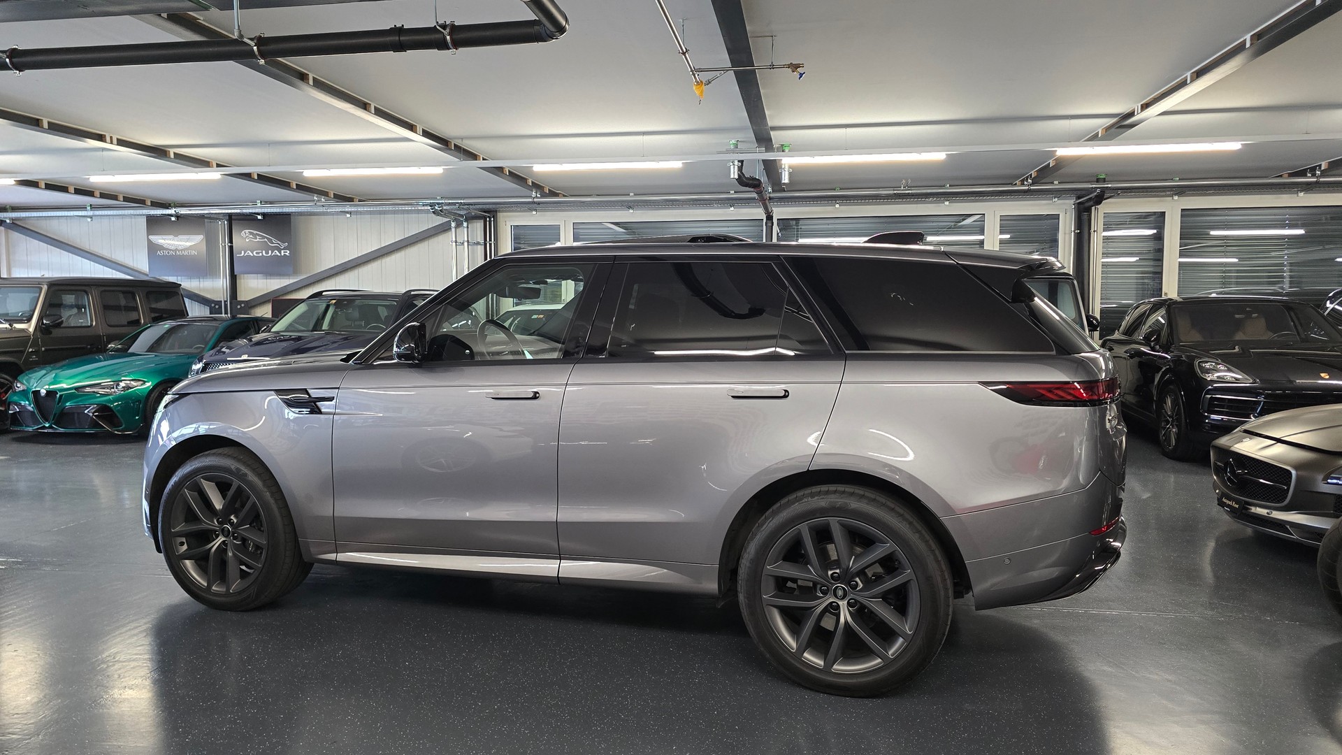 LAND ROVER Range Rover Sport D300 3.0 TD6 MHEV Dynamic SE Automatic-image-8