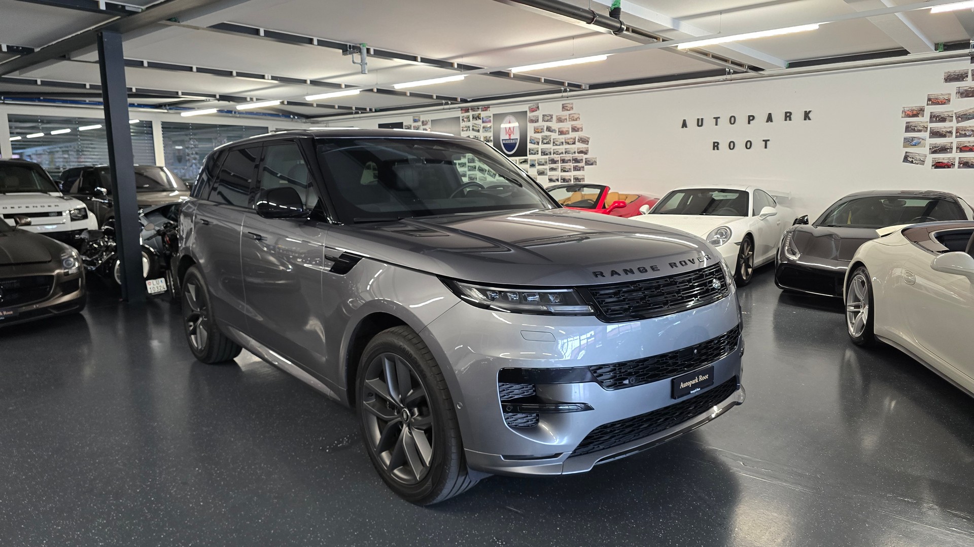 LAND ROVER Range Rover Sport D300 3.0 TD6 MHEV Dynamic SE Automatic-image-1