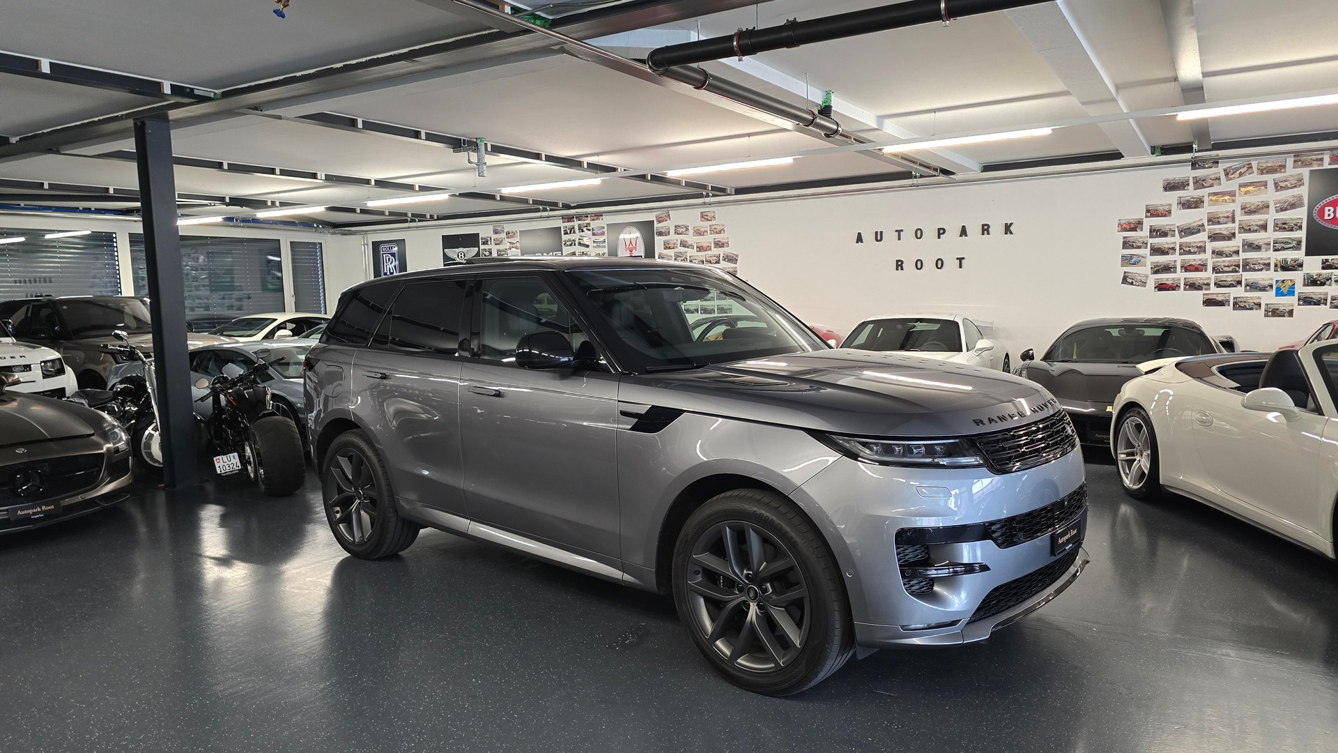 LAND ROVER Range Rover Sport D300 3.0 TD6 MHEV Dynamic SE Automatic-image-0