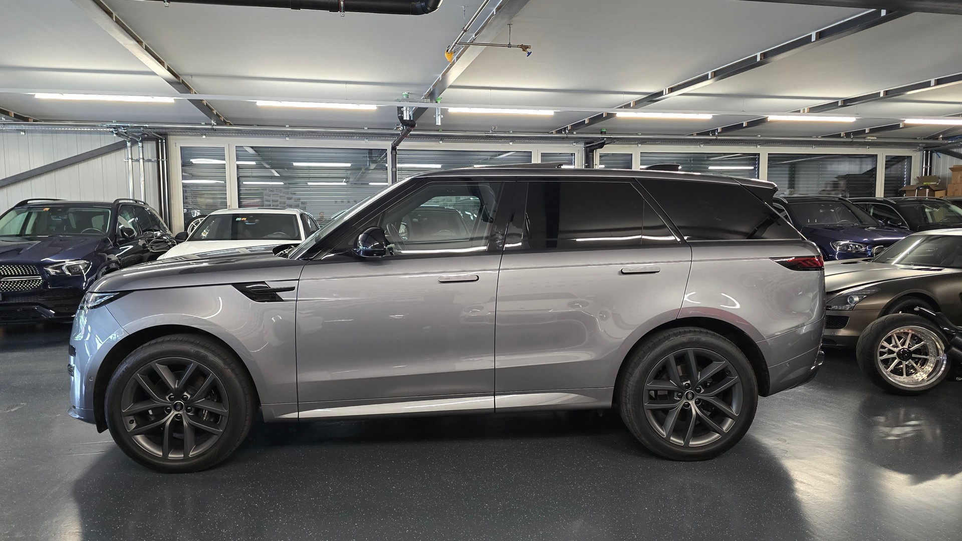 LAND ROVER Range Rover Sport D300 3.0 TD6 MHEV Dynamic SE Automatic-image-9