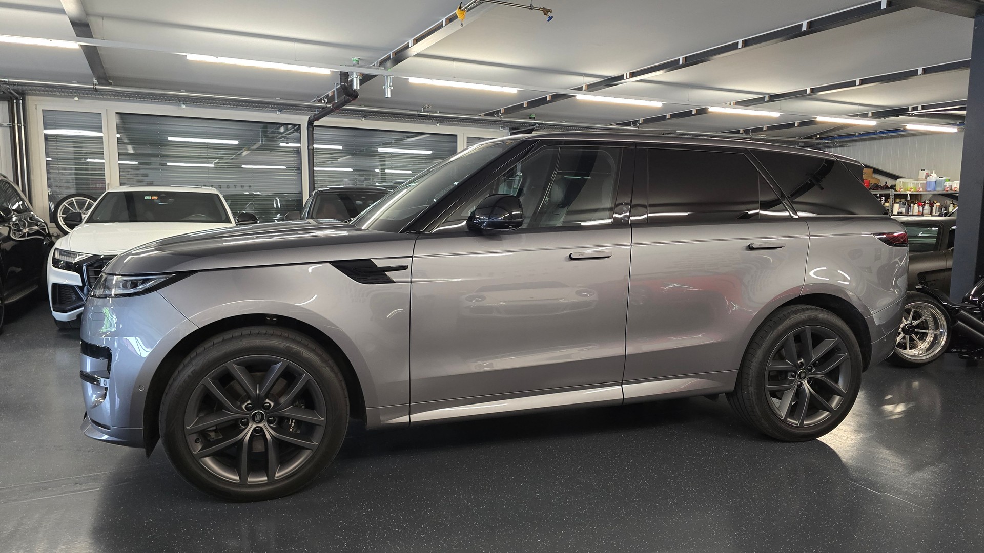 LAND ROVER Range Rover Sport D300 3.0 TD6 MHEV Dynamic SE Automatic-image-10