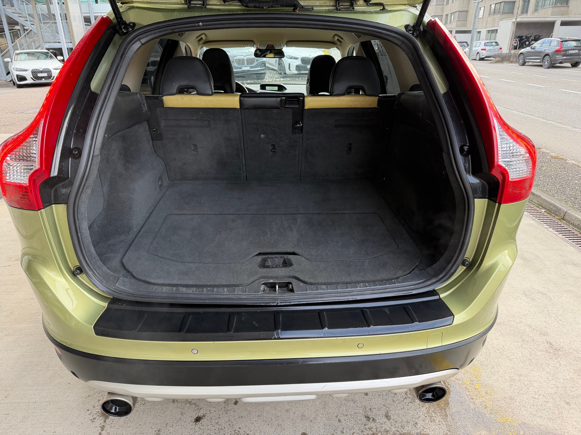 VOLVO XC60 T6 AWD Summum Geartronic-image-9