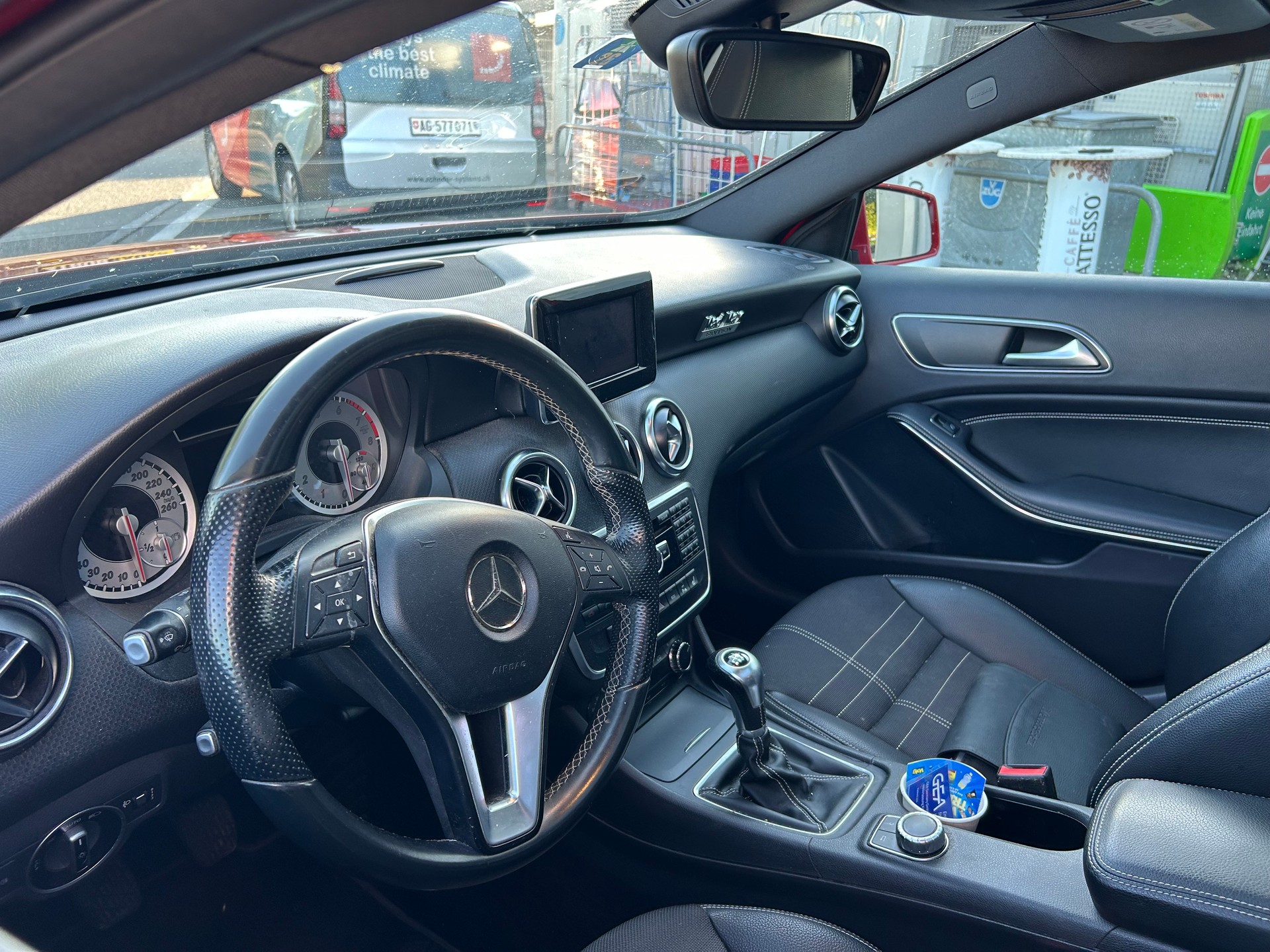 MERCEDES-BENZ A 180 Urban-image-11