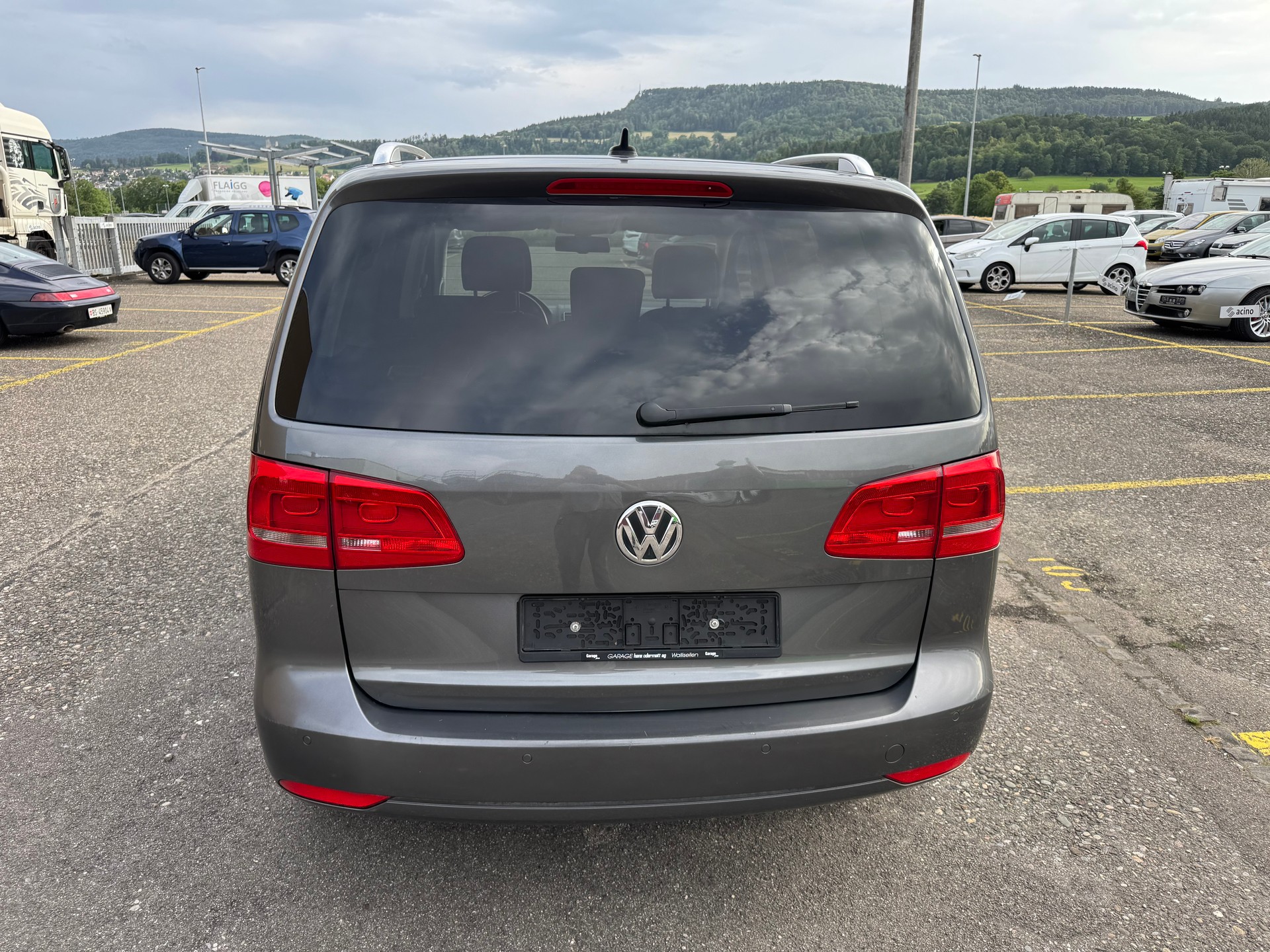 VW Touran 2.0 TDI Highline DSG-image-3