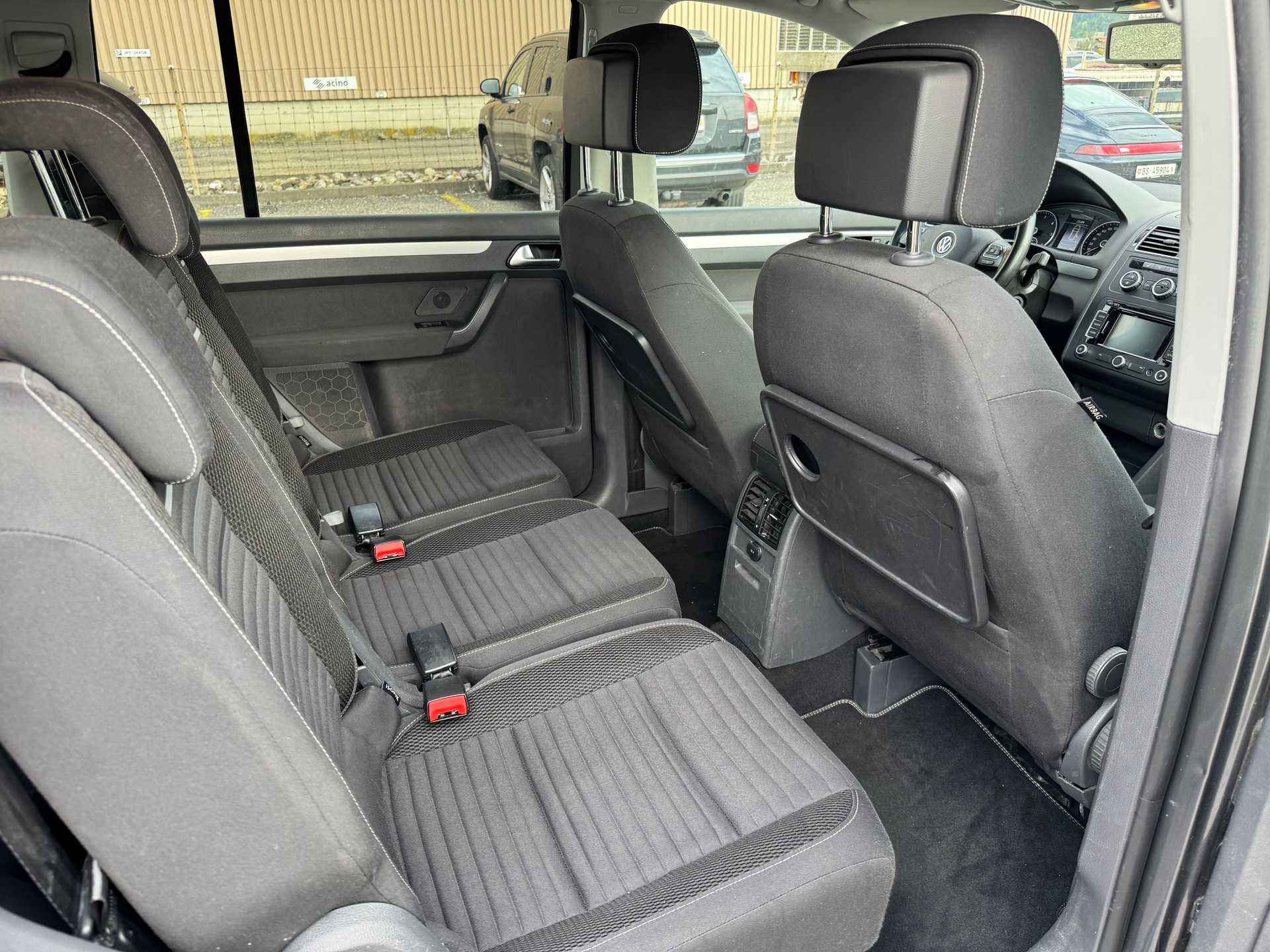 VW Touran 2.0 TDI Highline DSG-image-7