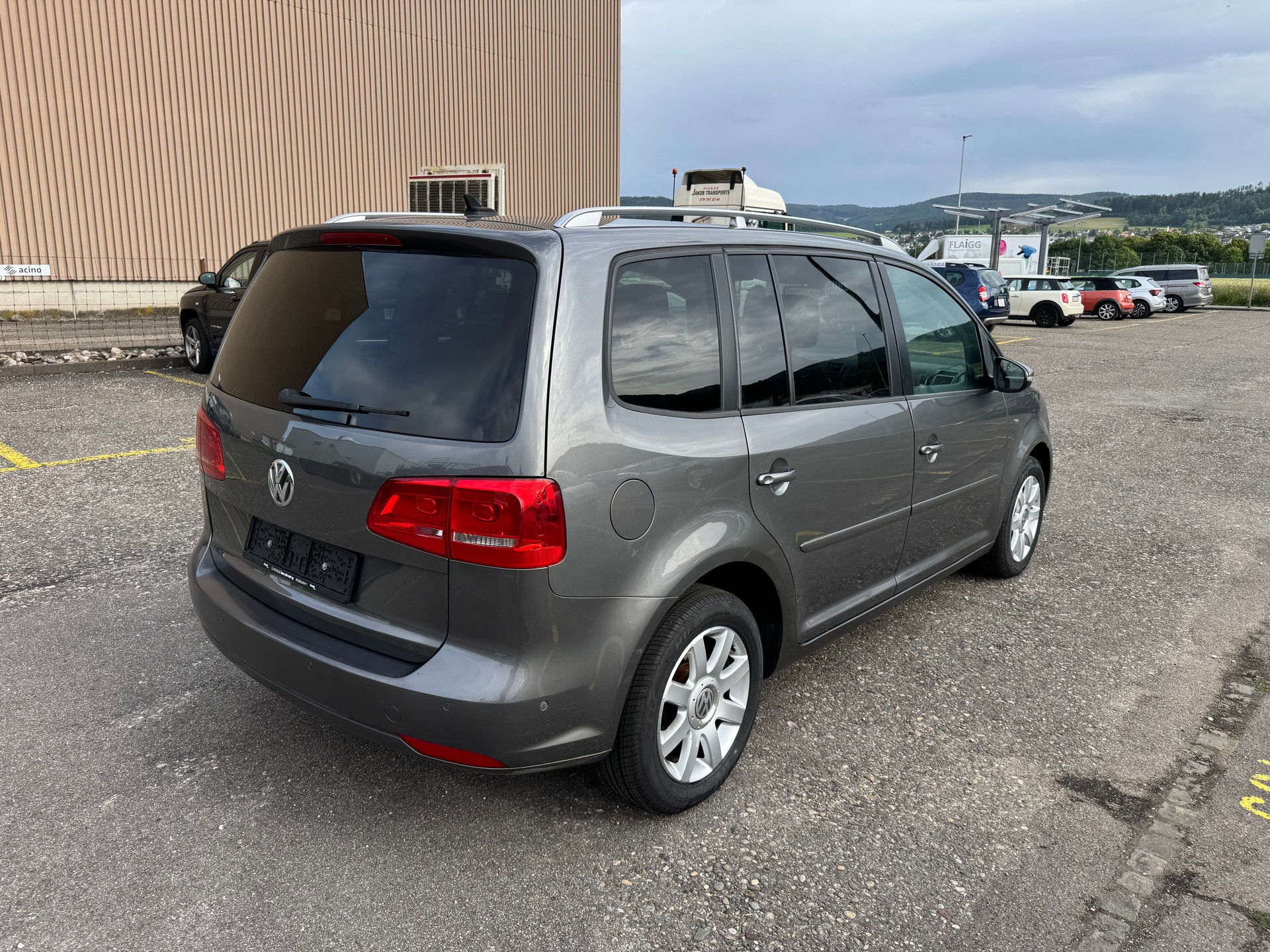 VW Touran 2.0 TDI Highline DSG-image-5