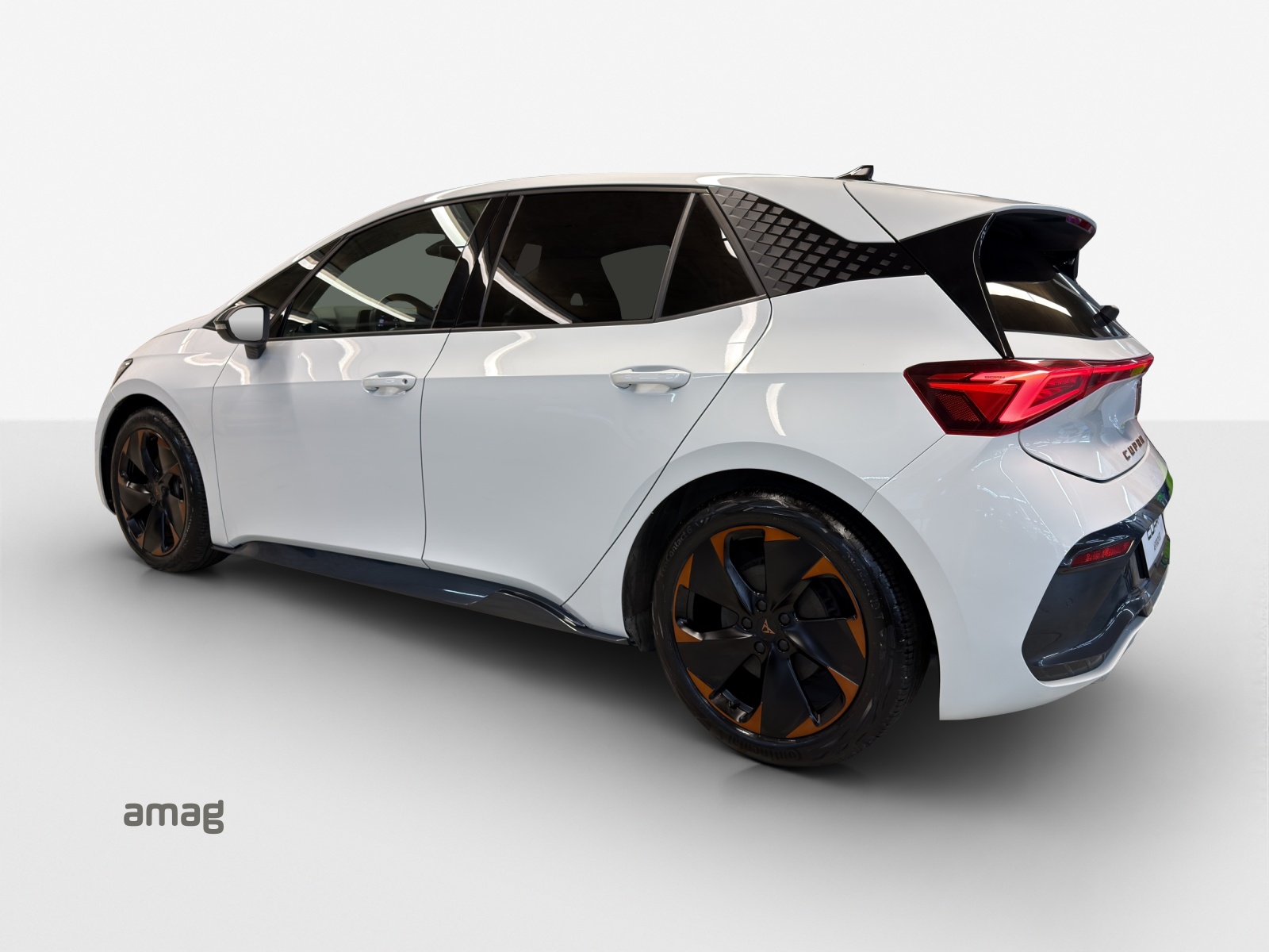 CUPRA Born 58 kWh-showroom-element-2