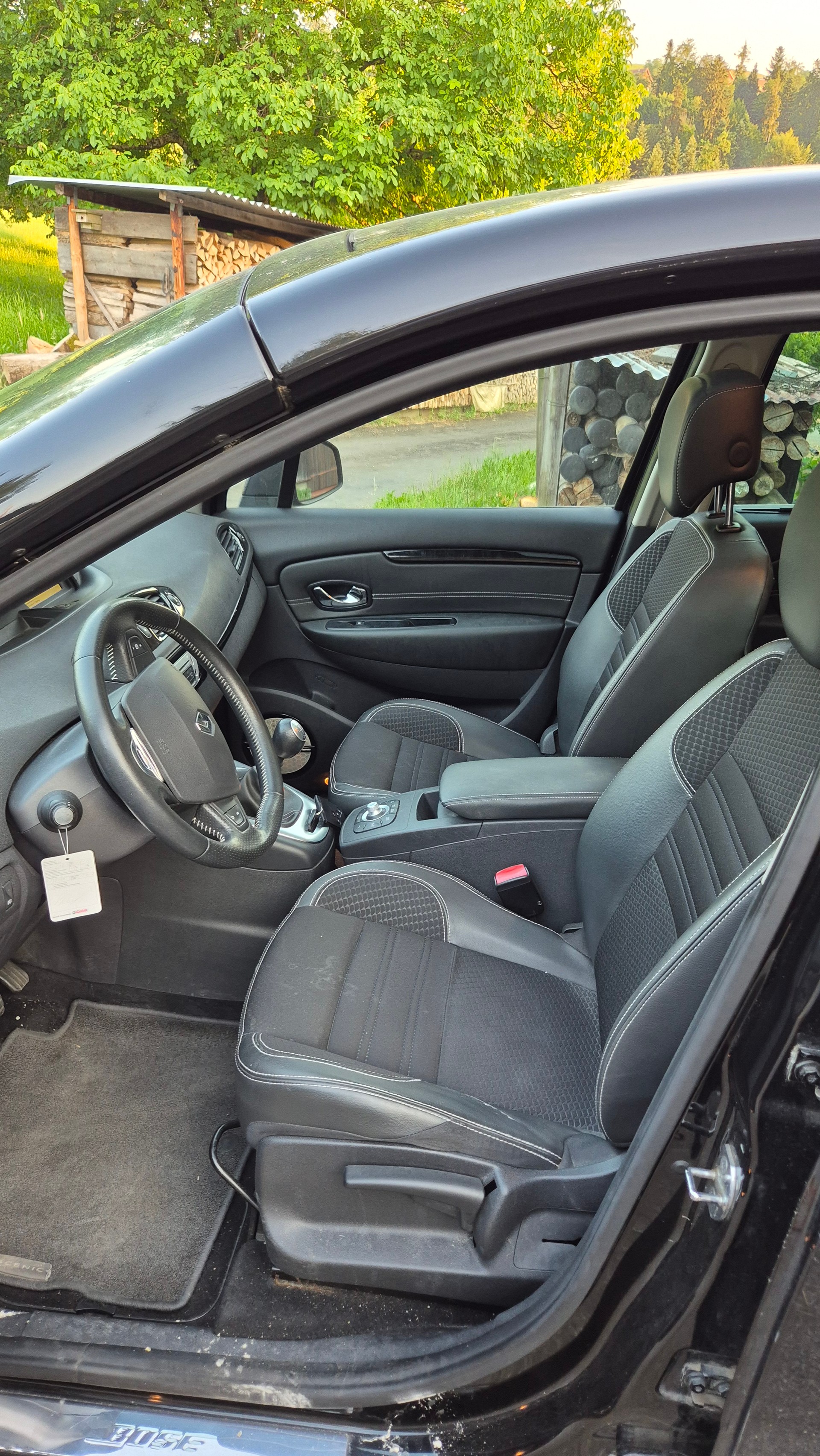 RENAULT Scénic 1.2 16V Turbo Swiss Edition-image-10