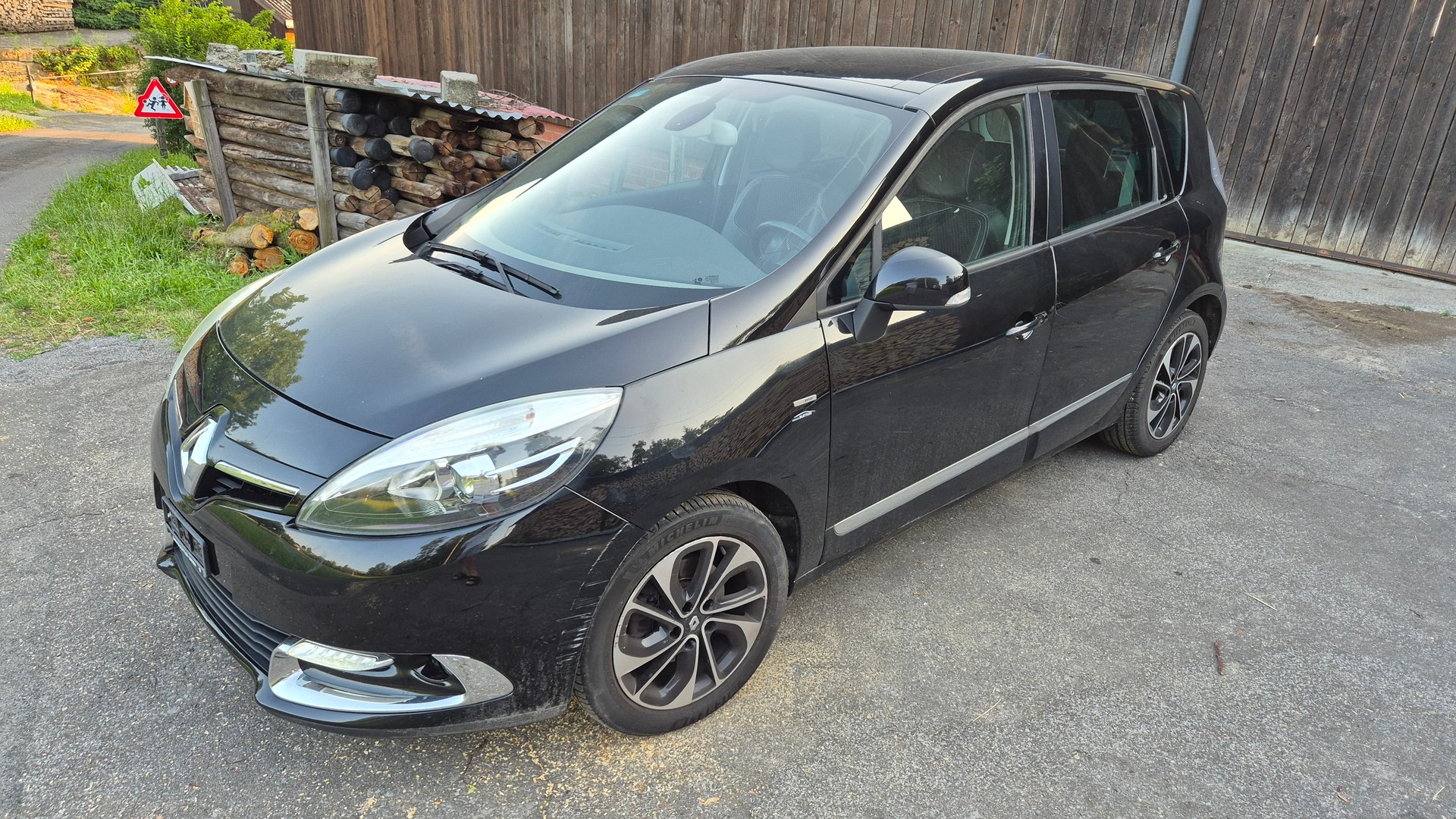 RENAULT Scénic 1.2 16V Turbo Swiss Edition-image-1