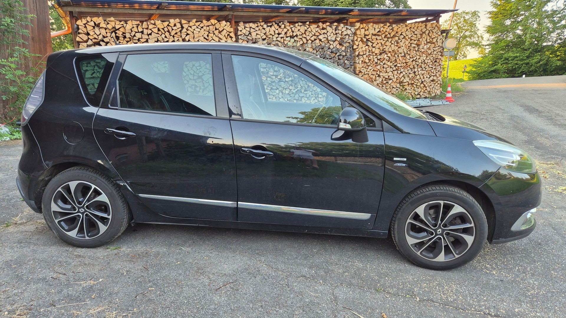 RENAULT Scénic 1.2 16V Turbo Swiss Edition-image-2