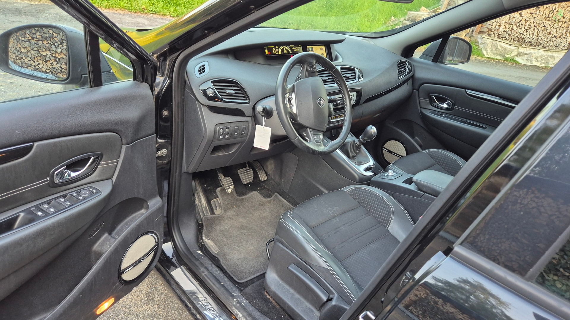RENAULT Scénic 1.2 16V Turbo Swiss Edition-image-11