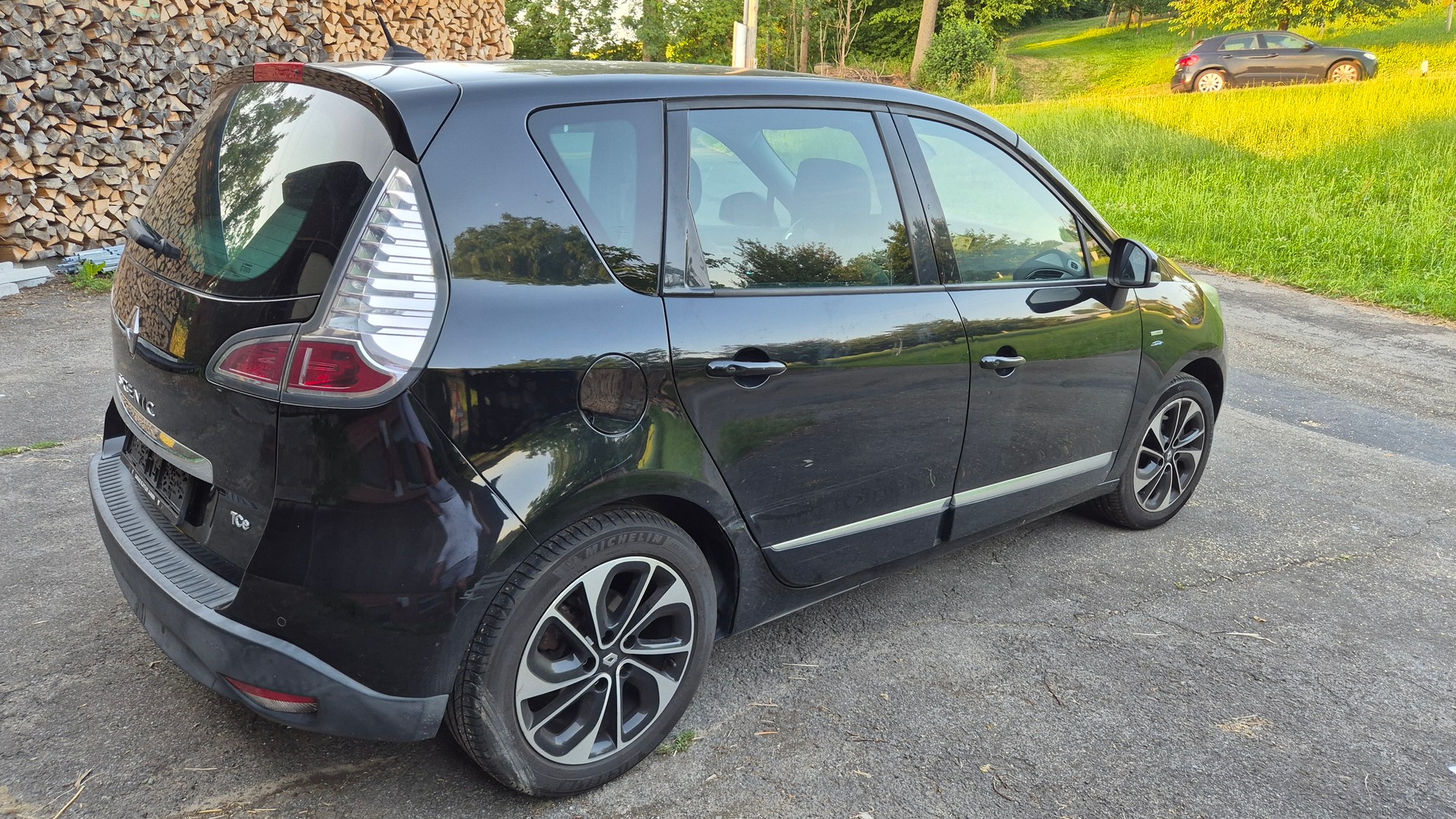 RENAULT Scénic 1.2 16V Turbo Swiss Edition-image-3