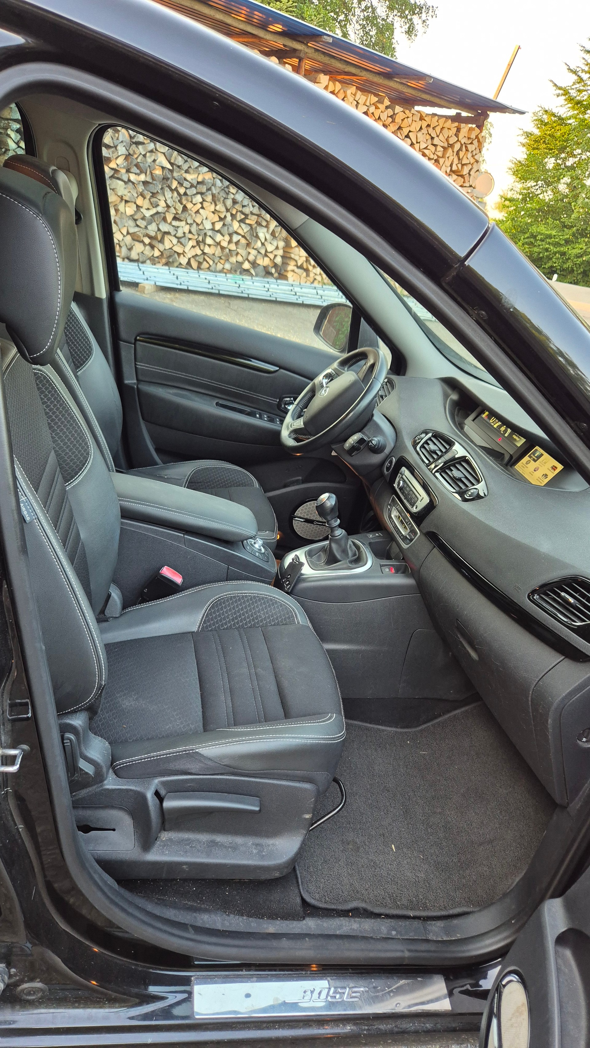 RENAULT Scénic 1.2 16V Turbo Swiss Edition-image-4
