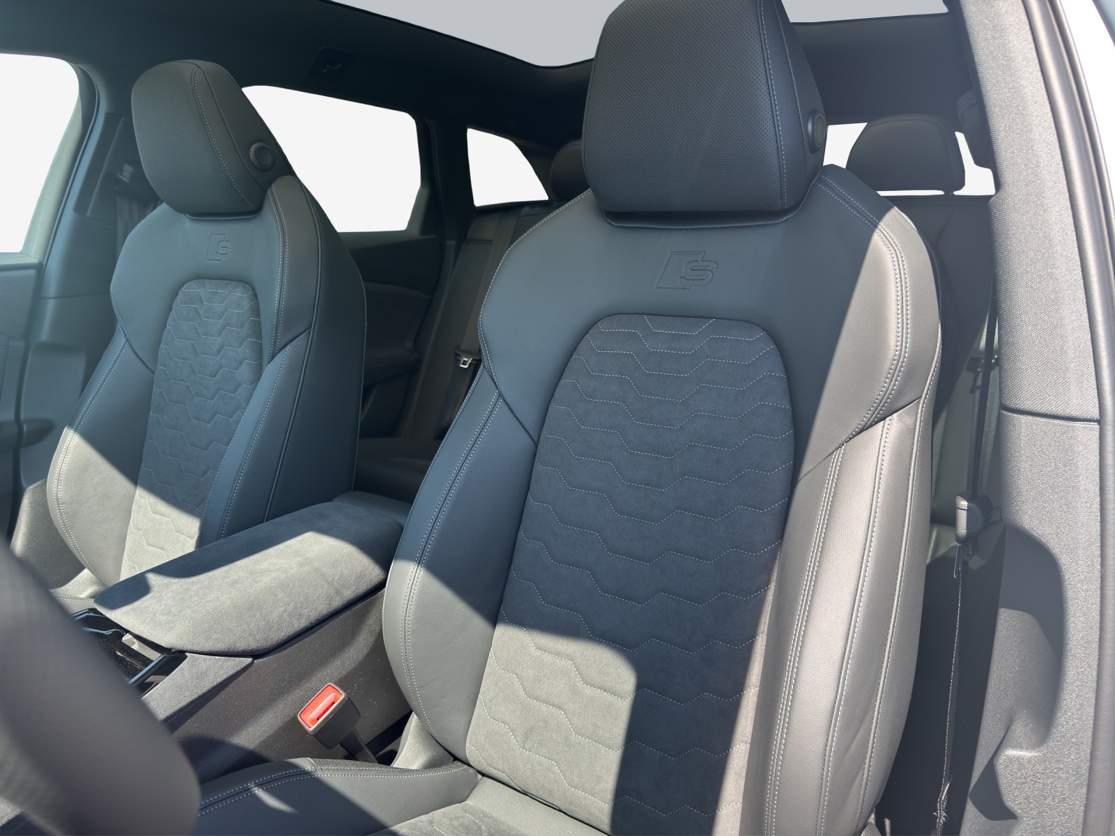 AUDI A6 Avant e-tron quattro-image-8