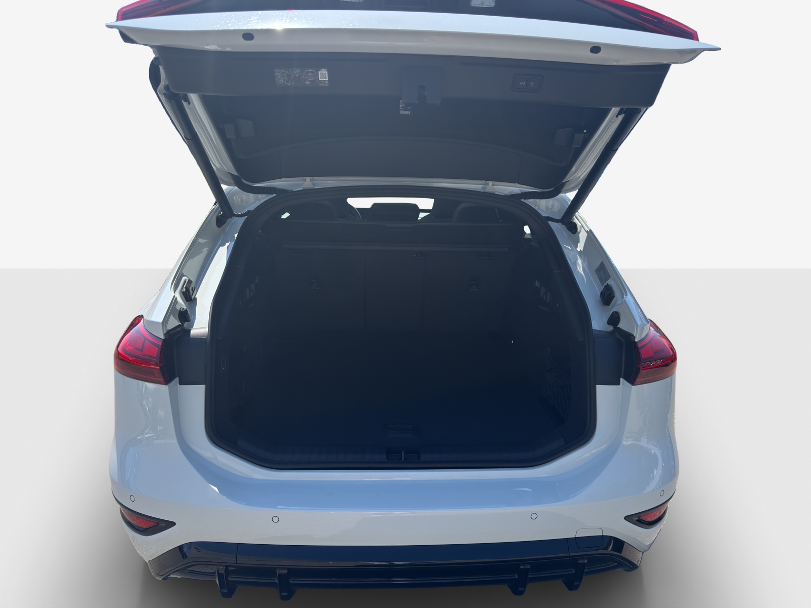 AUDI A6 Avant e-tron quattro-image-12