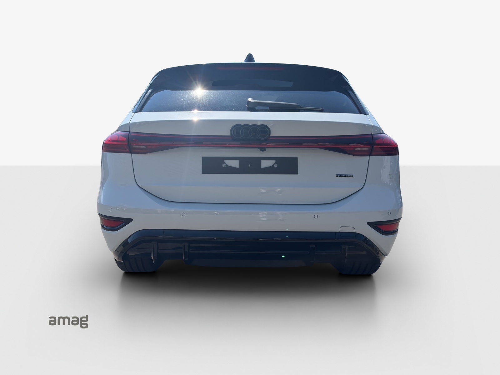 AUDI A6 Avant e-tron quattro-image-3