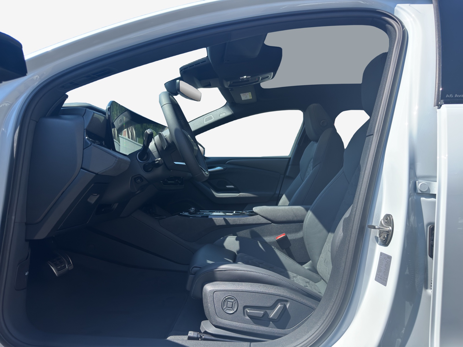 AUDI A6 Avant e-tron quattro-image-7