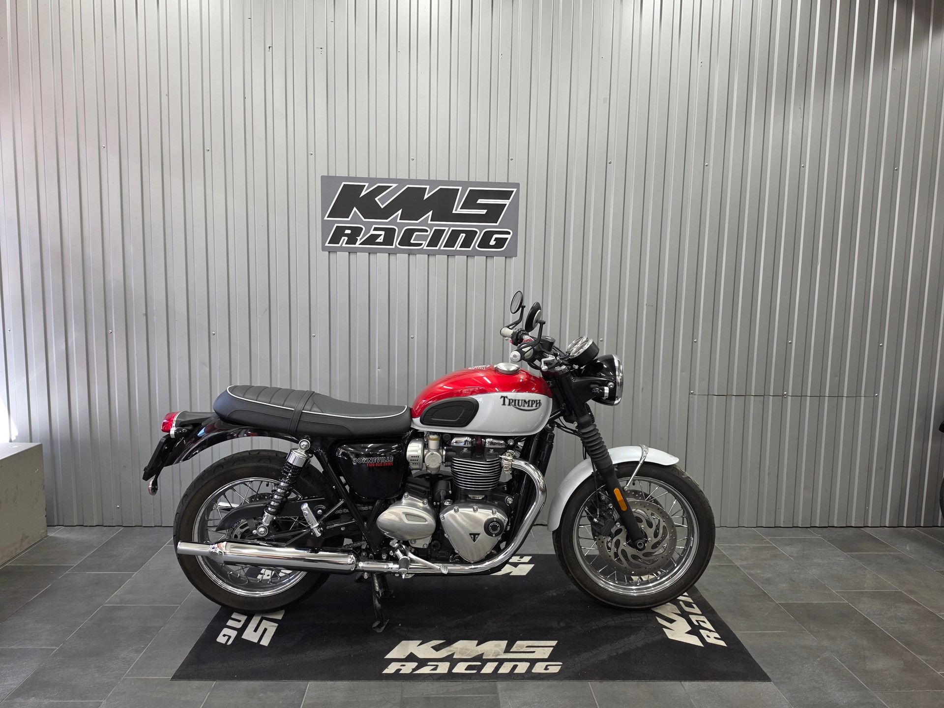 TRIUMPH Bonneville T120 ABS