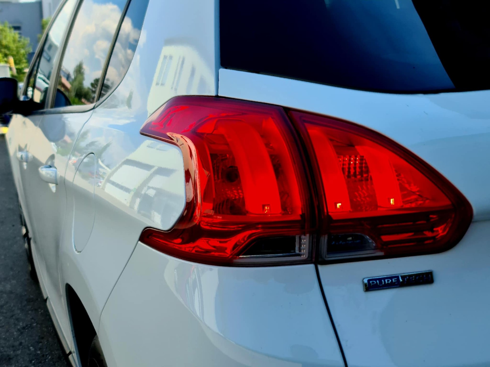 PEUGEOT 2008 1.2 PureTech Active-image-5