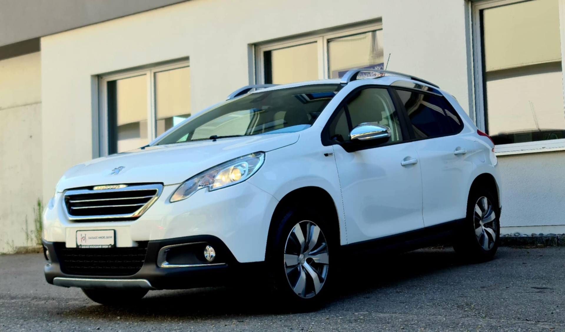 PEUGEOT 2008 1.2 PureTech Active-image-3