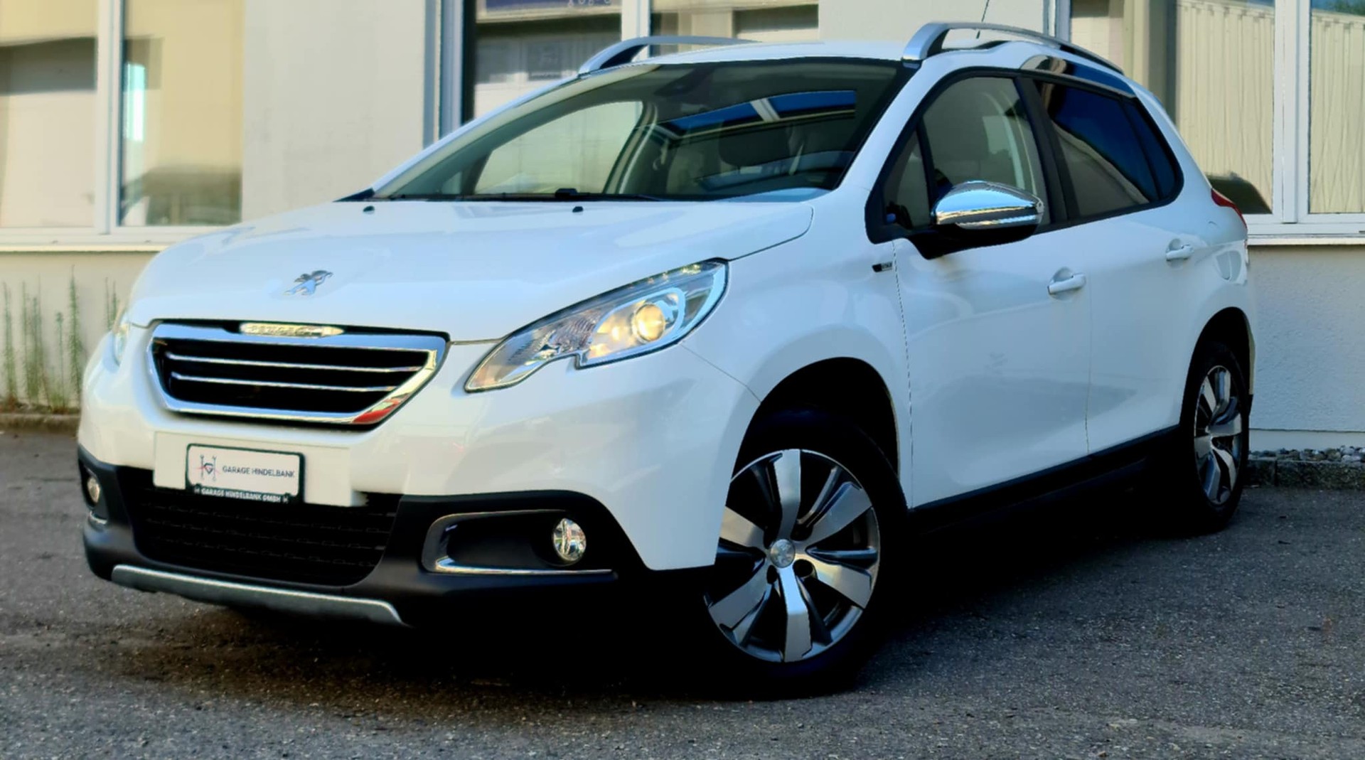 PEUGEOT 2008 1.2 PureTech Active-image-0