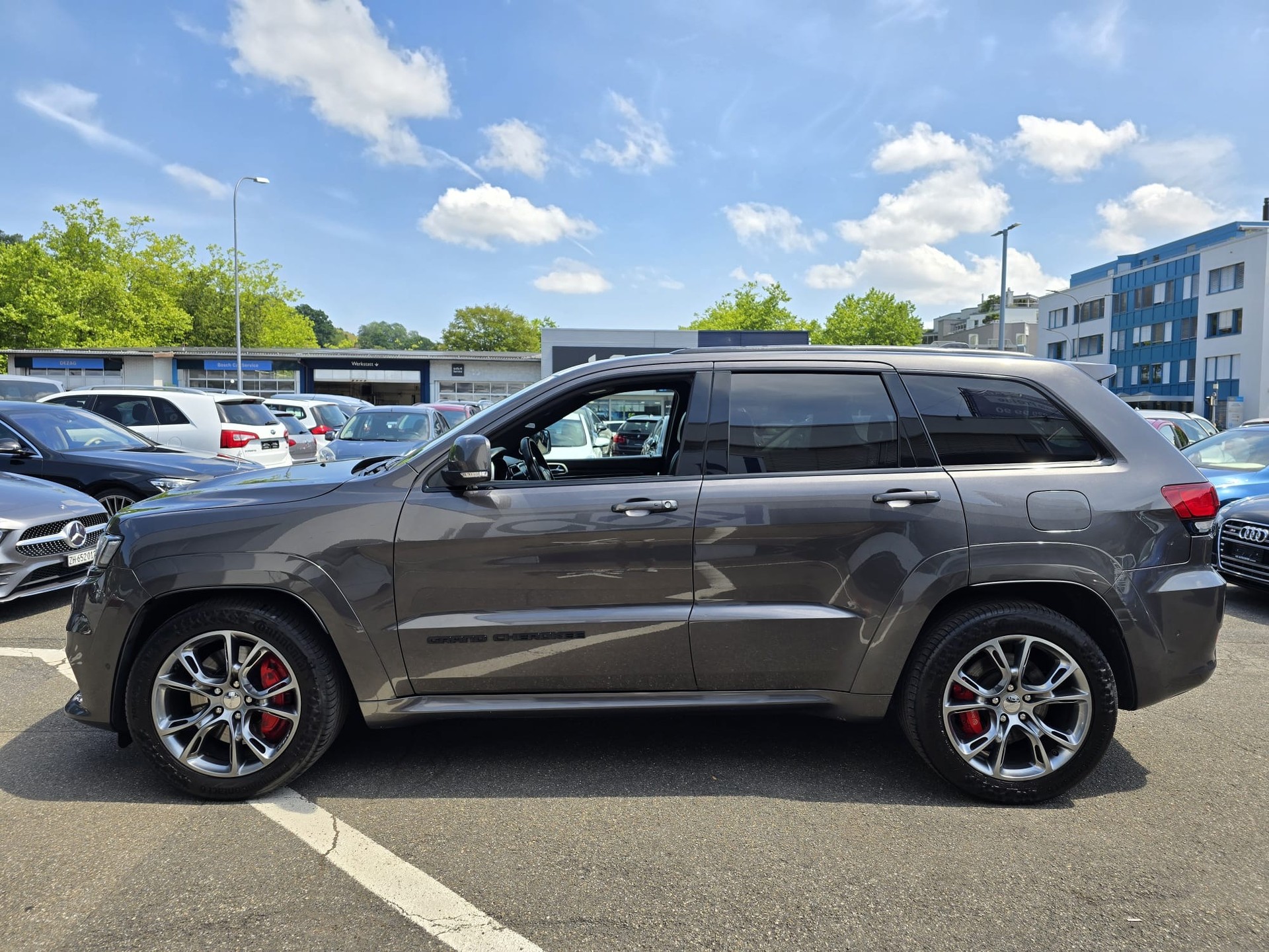 JEEP Grand Cherokee SRT 6.4 HEMI V8-image-6