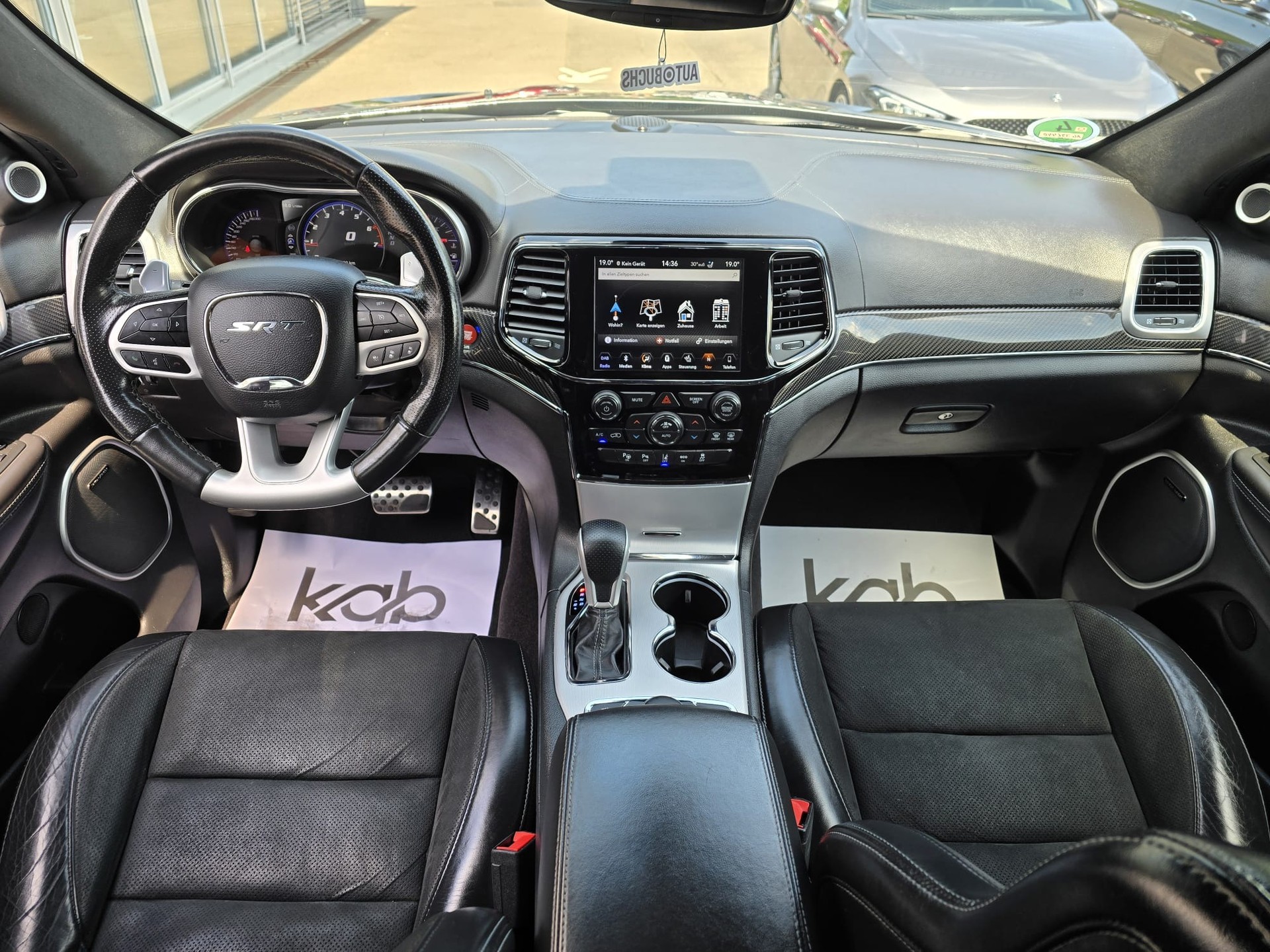 JEEP Grand Cherokee SRT 6.4 HEMI V8-image-11