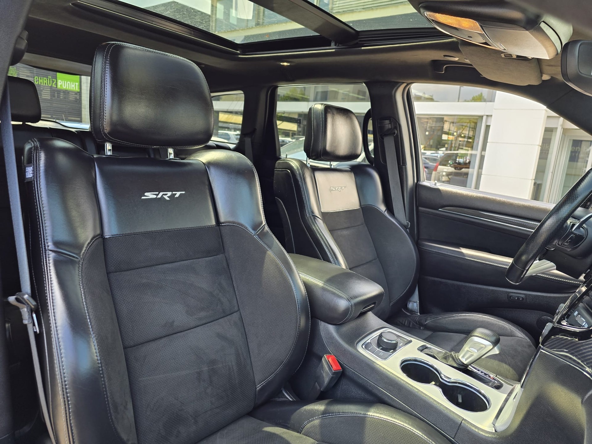 JEEP Grand Cherokee SRT 6.4 HEMI V8-image-18