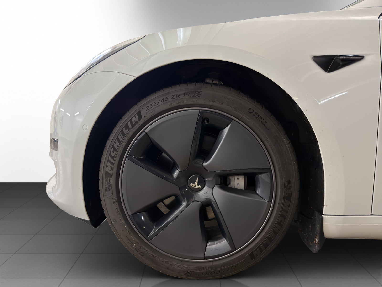 TESLA Model 3 Long Range Dual Motor AWD-image-6