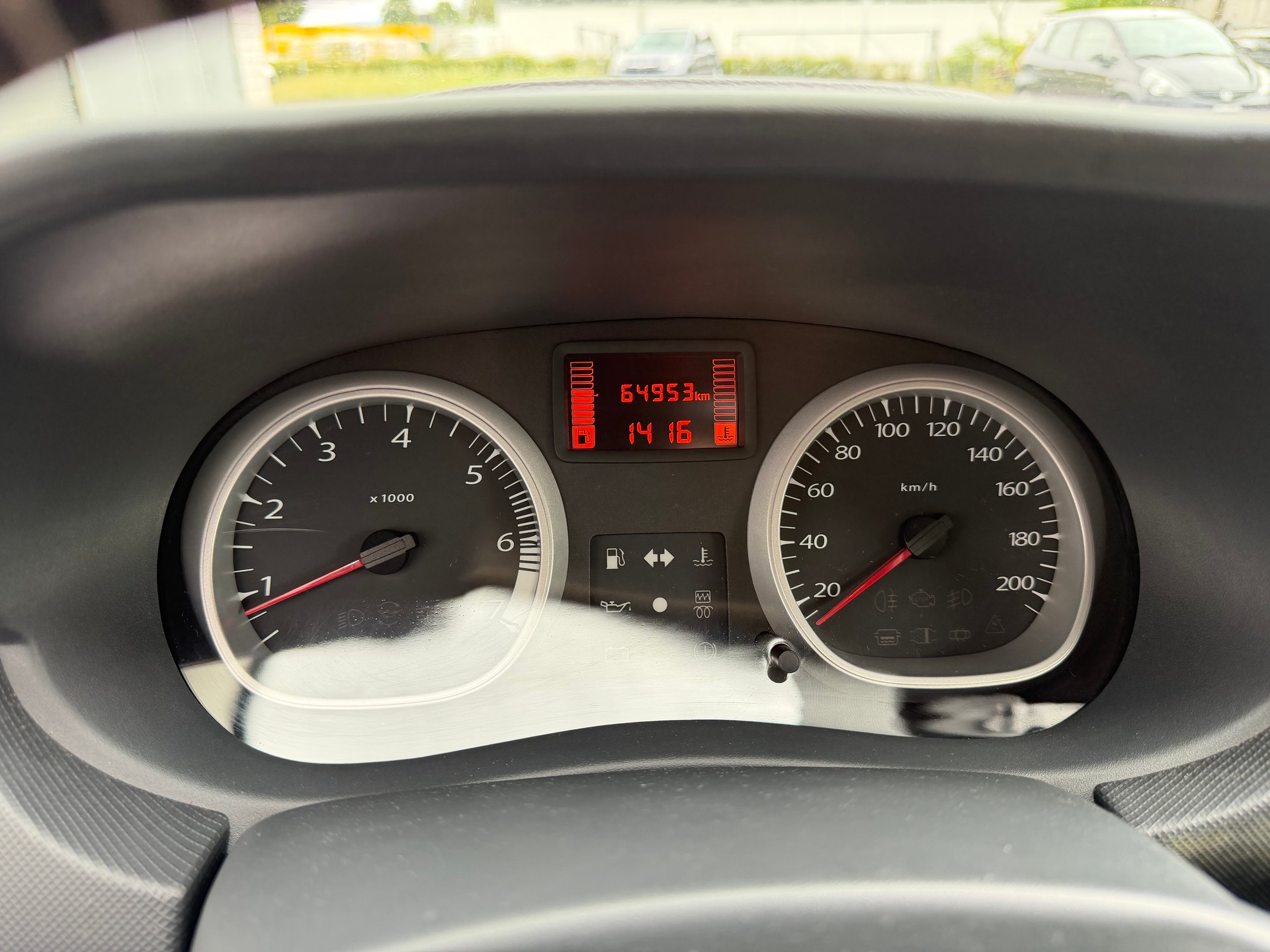 DACIA Duster 1.5 dCi Lauréate 4x4-image-10